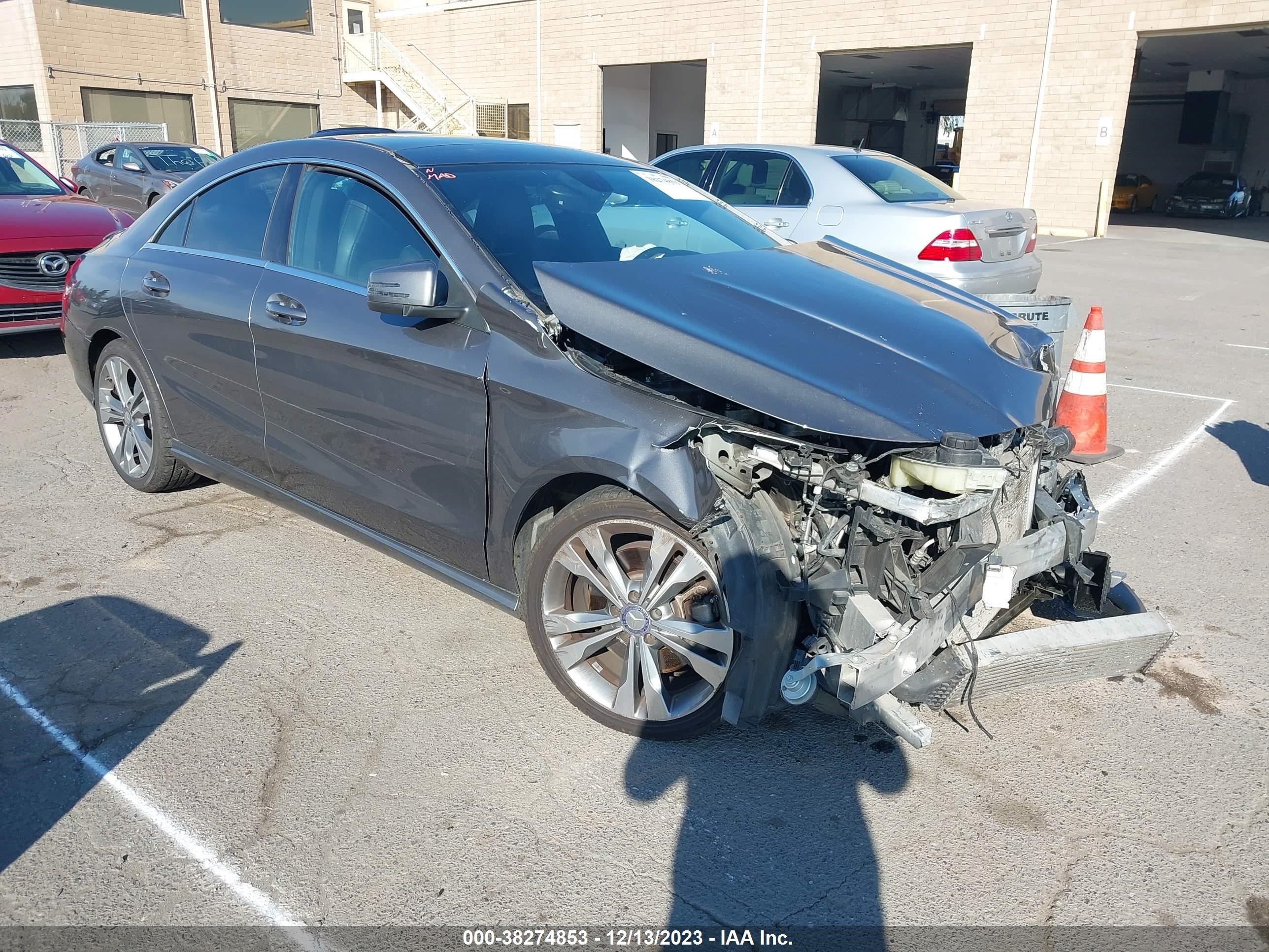 2014 Mercedes-Benz Cla-Class Cla 250 vin: WDDSJ4EB5EN047175