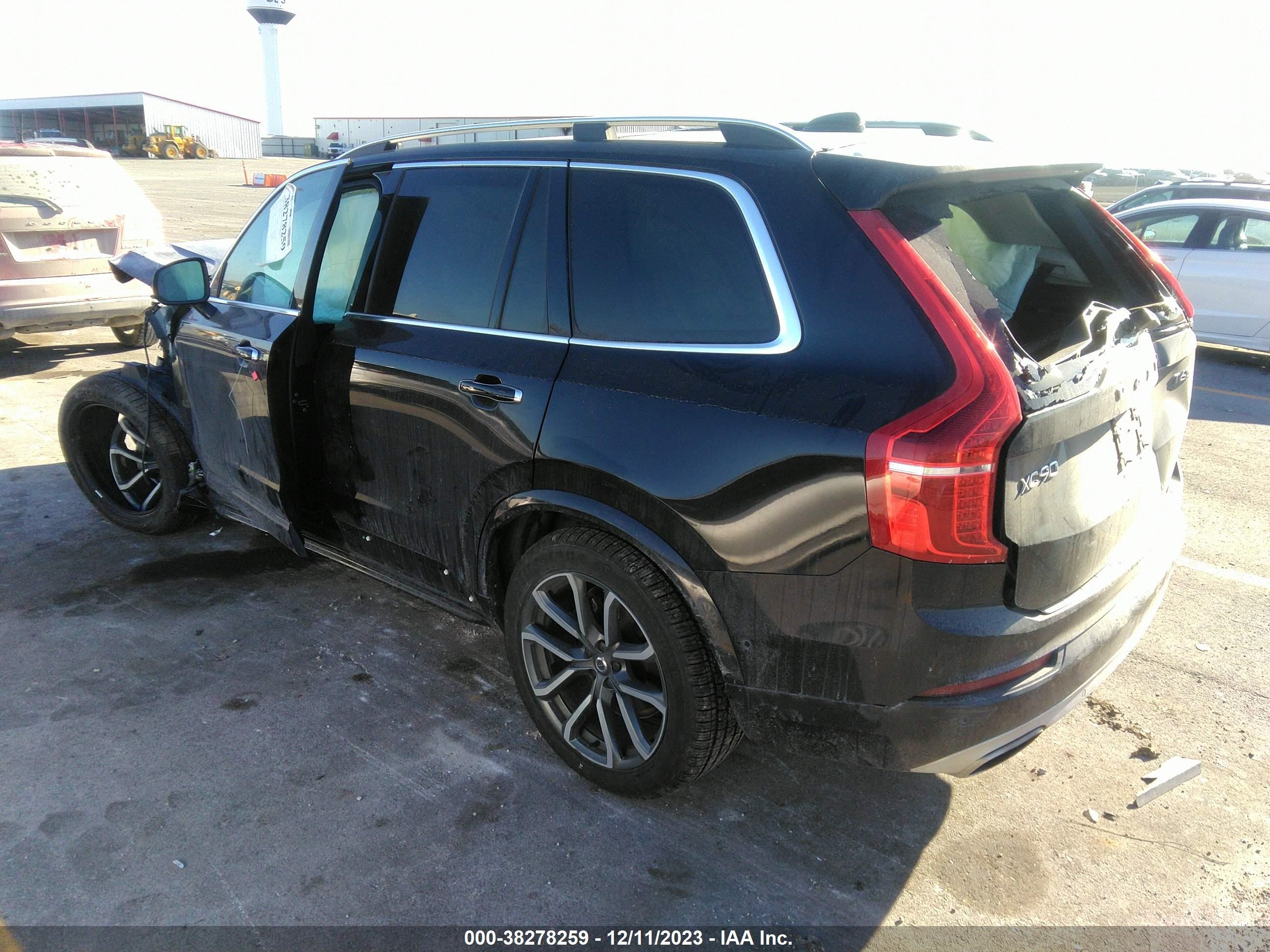 2017 Volvo Xc90 T6 Momentum vin: YV4A22PK3H1121321