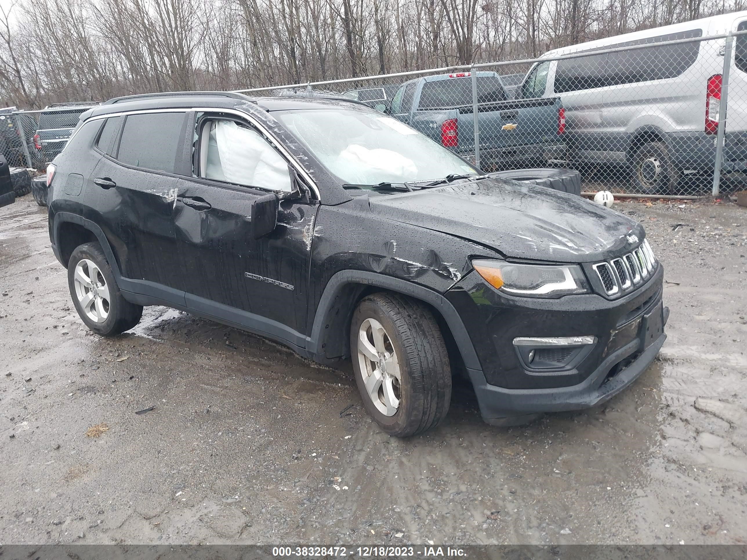 2018 Jeep Compass Latitude 4X4 vin: 3C4NJDBB8JT337125