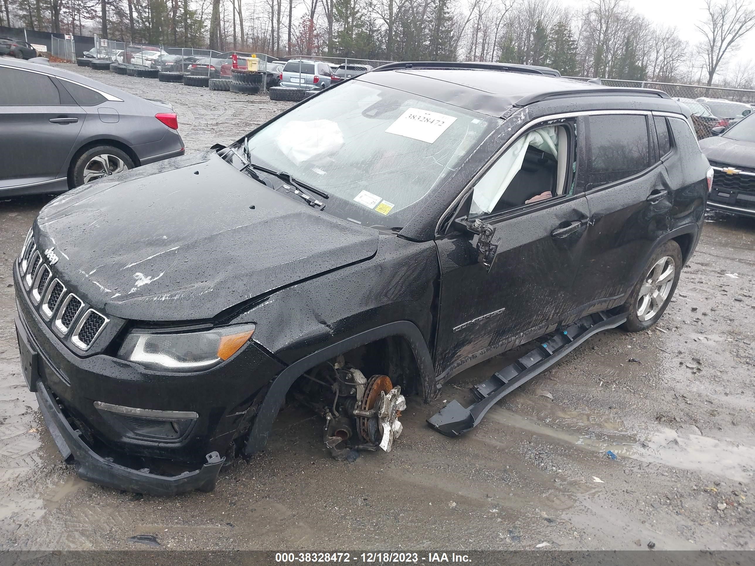 2018 Jeep Compass Latitude 4X4 vin: 3C4NJDBB8JT337125