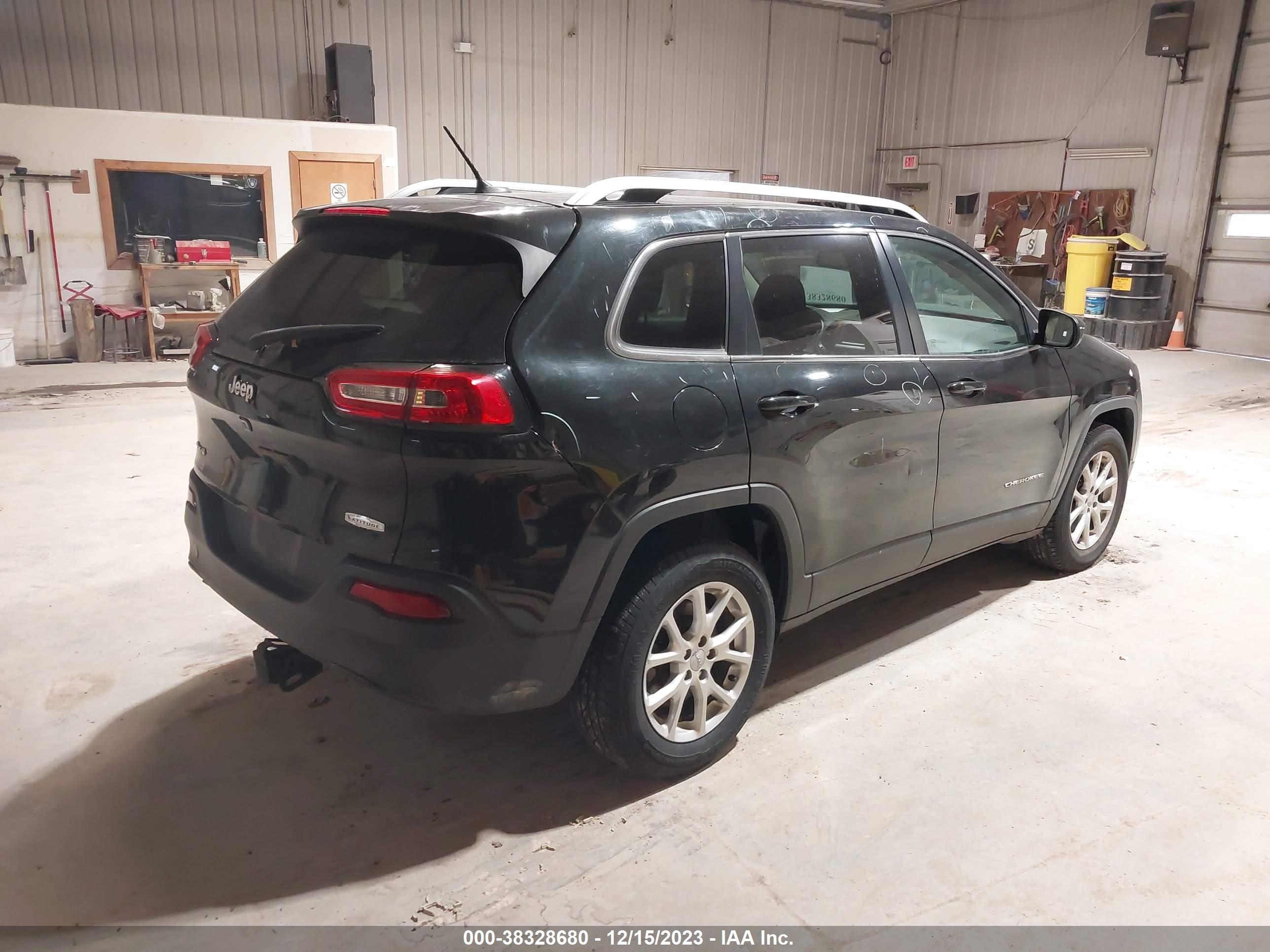 2015 Jeep Cherokee Latitude vin: 1C4PJMCB0FW749158