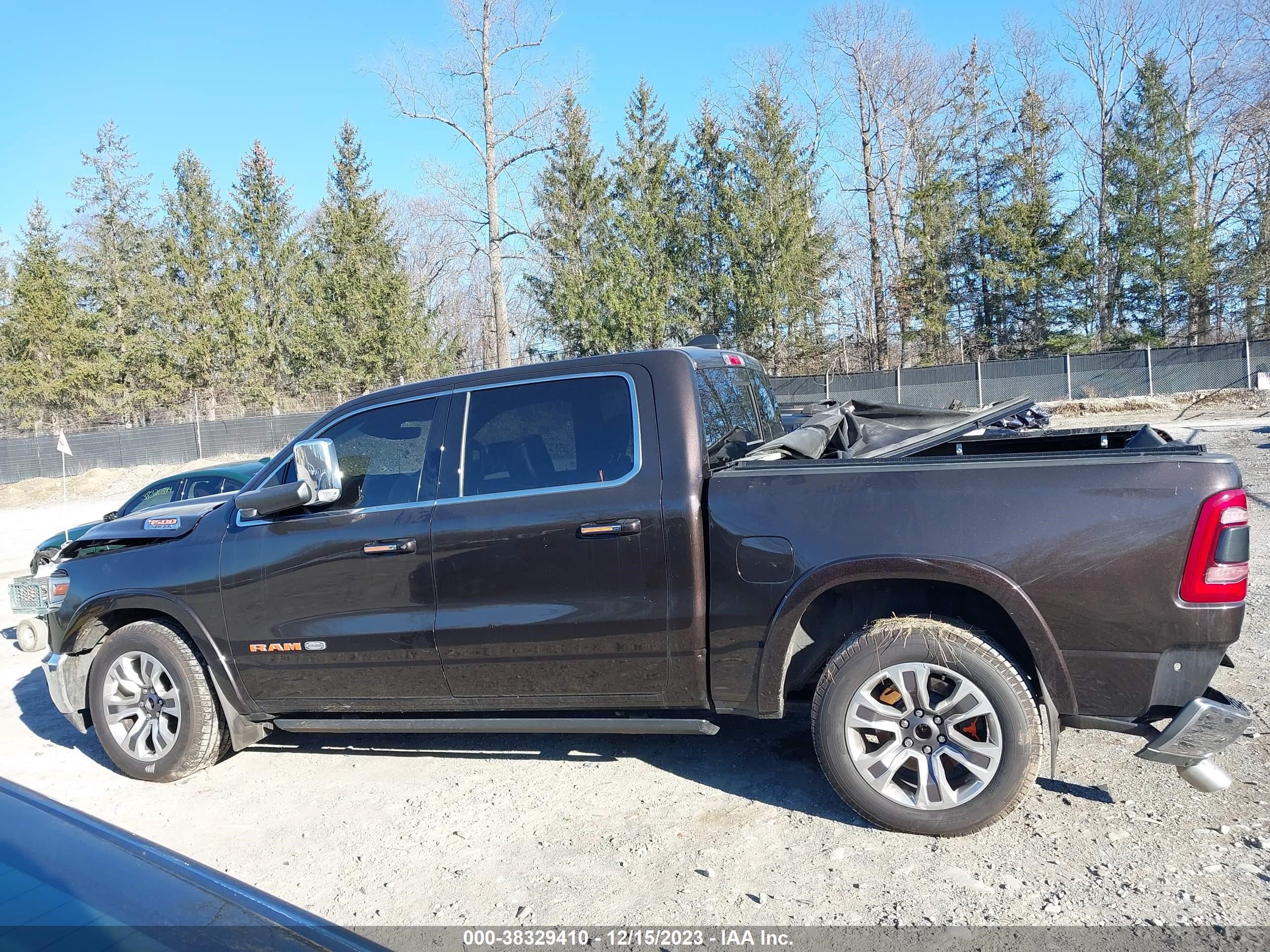 2019 Ram 1500 Longhorn 4X4 5'7 Box vin: 1C6SRFKT1KN642894