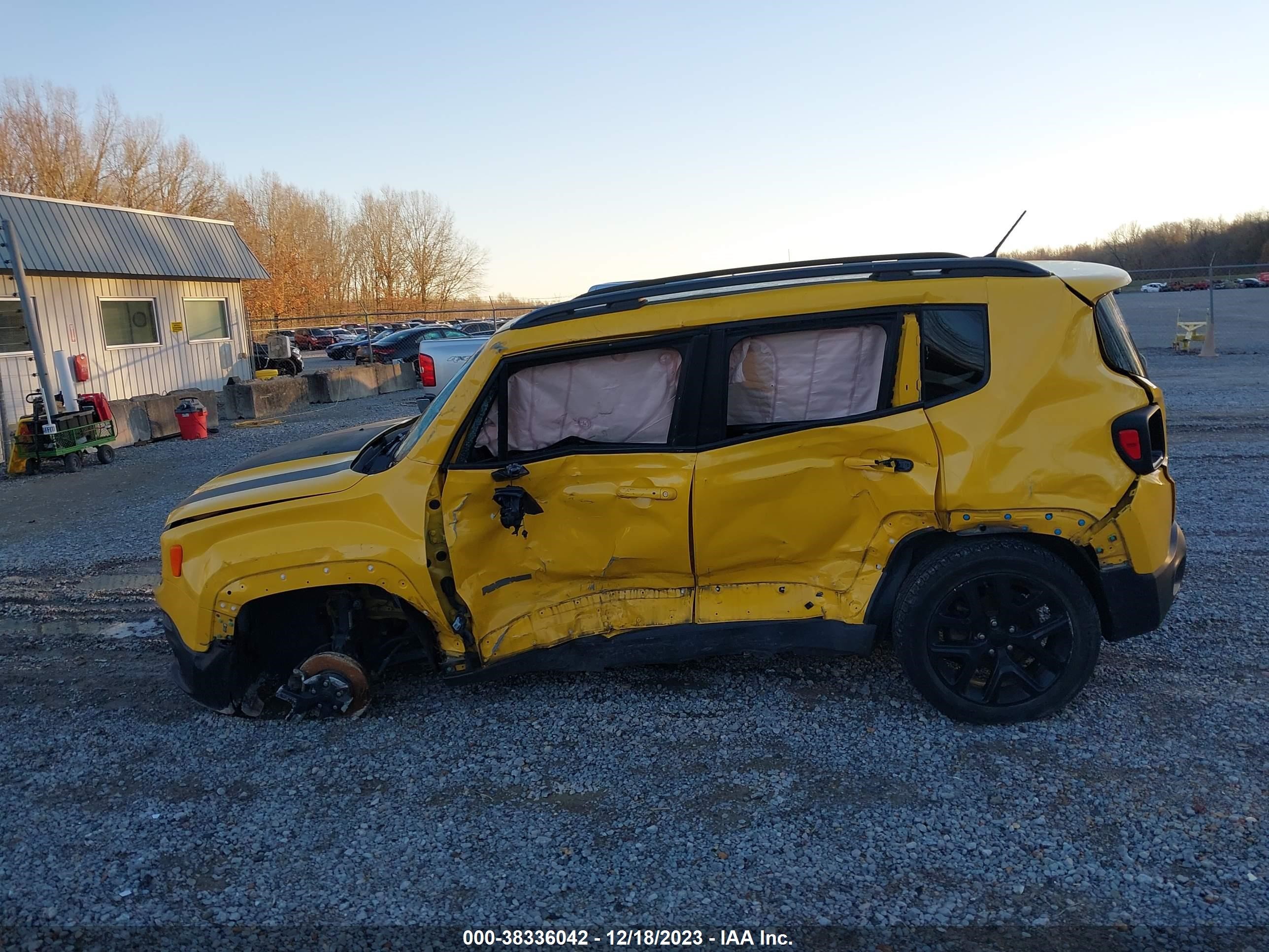 2017 Jeep Renegade Altitude 4X4 vin: ZACCJBBB2HPG52113