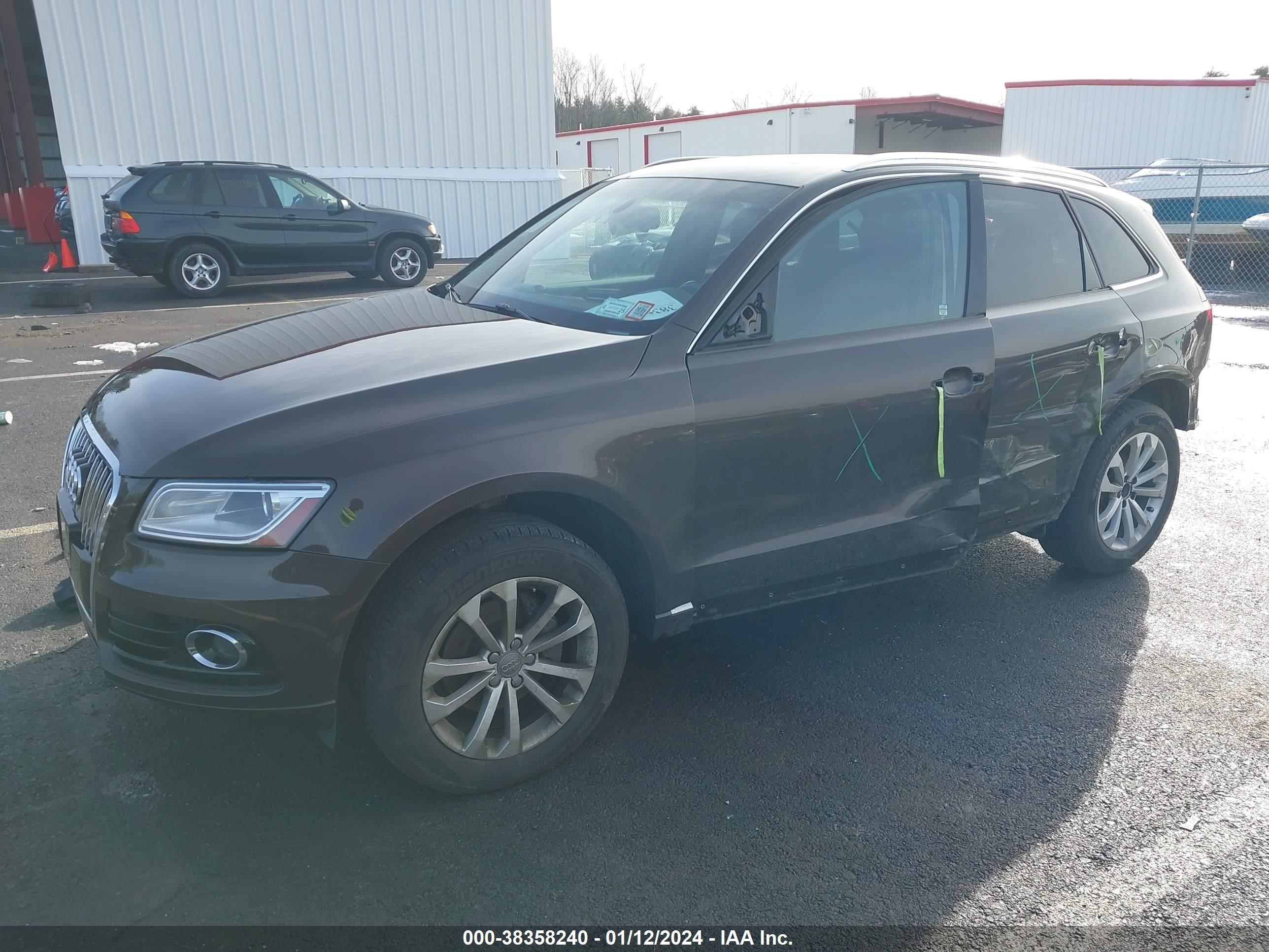 2014 Audi Q5 2.0T Premium vin: WA1LFAFPXEA023092