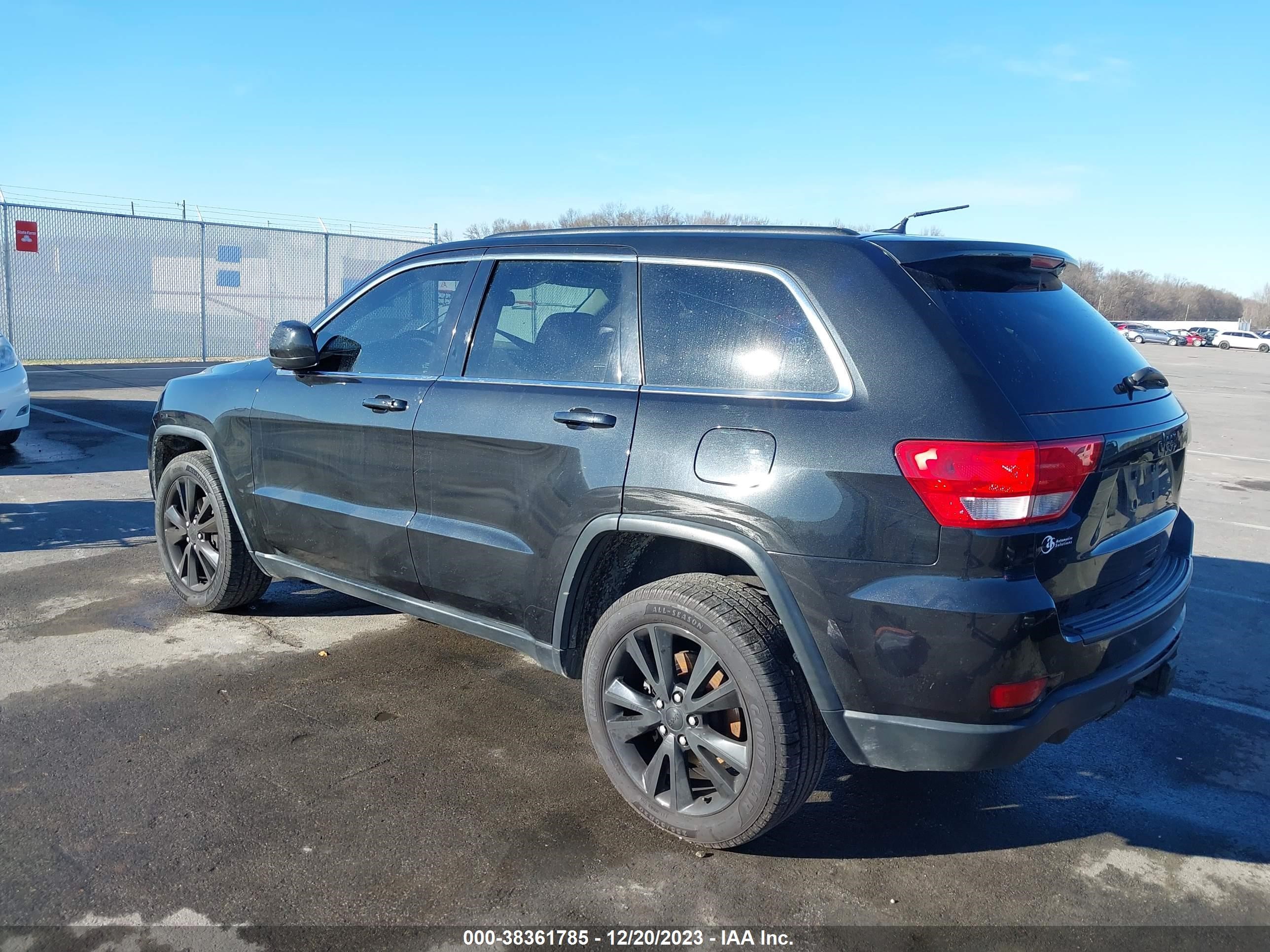 2012 Jeep Grand Cherokee Laredo vin: 1C4RJFAT9CC348981