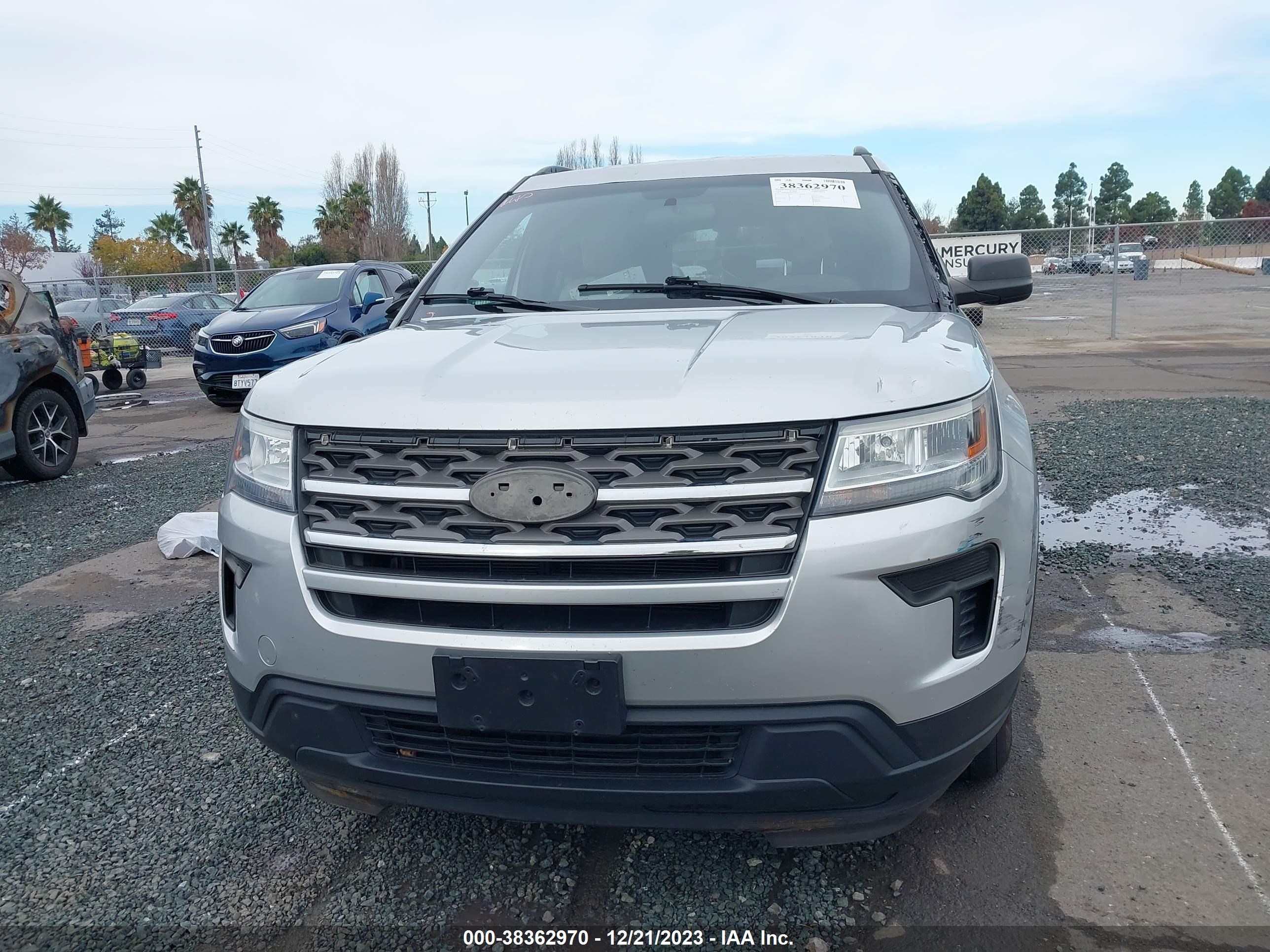 2018 Ford Explorer vin: 1FM5K8B84JGB64051