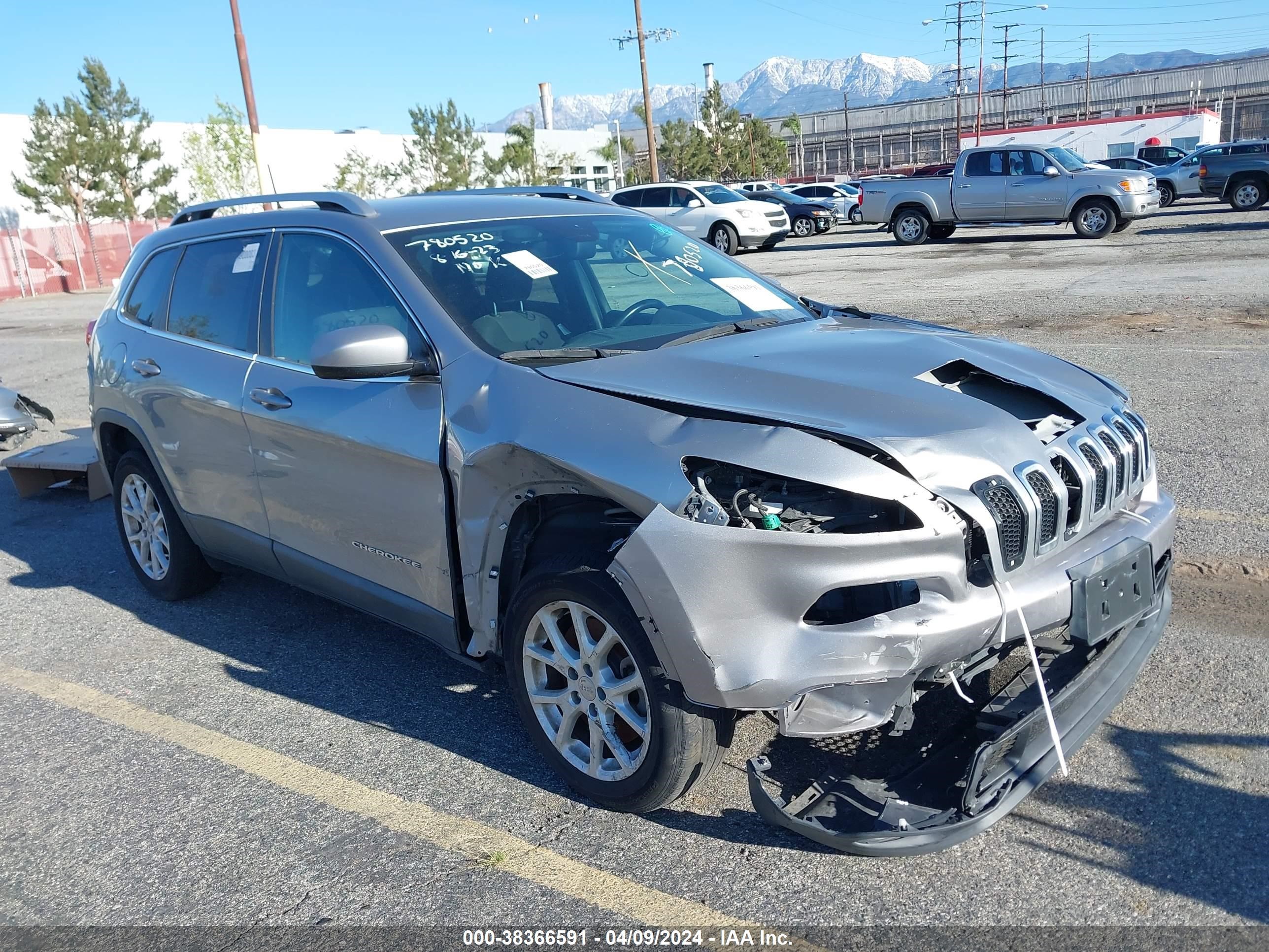 2017 Jeep Cherokee Latitude Fwd vin: 1C4PJLCB7HW560388