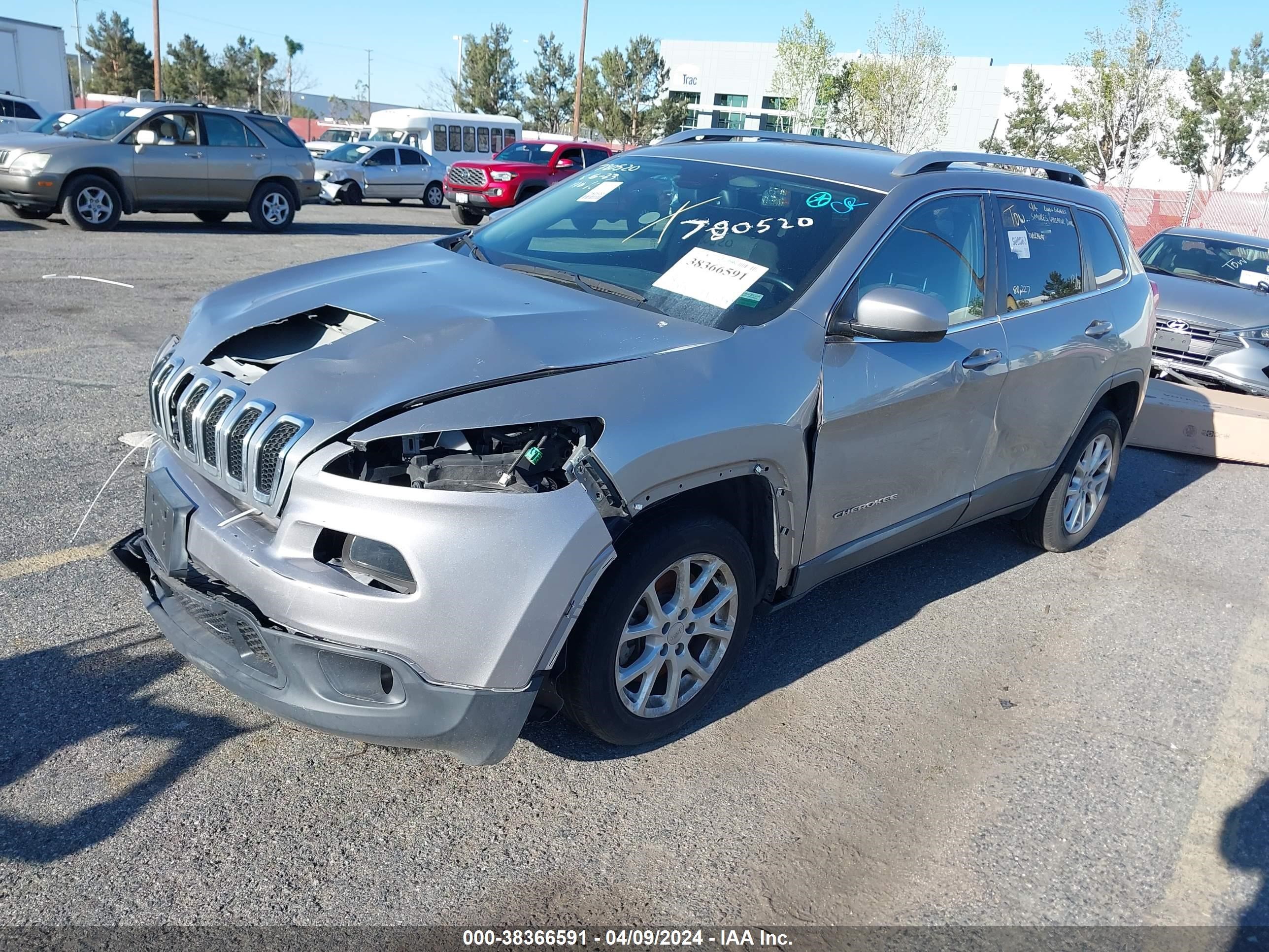 2017 Jeep Cherokee Latitude Fwd vin: 1C4PJLCB7HW560388