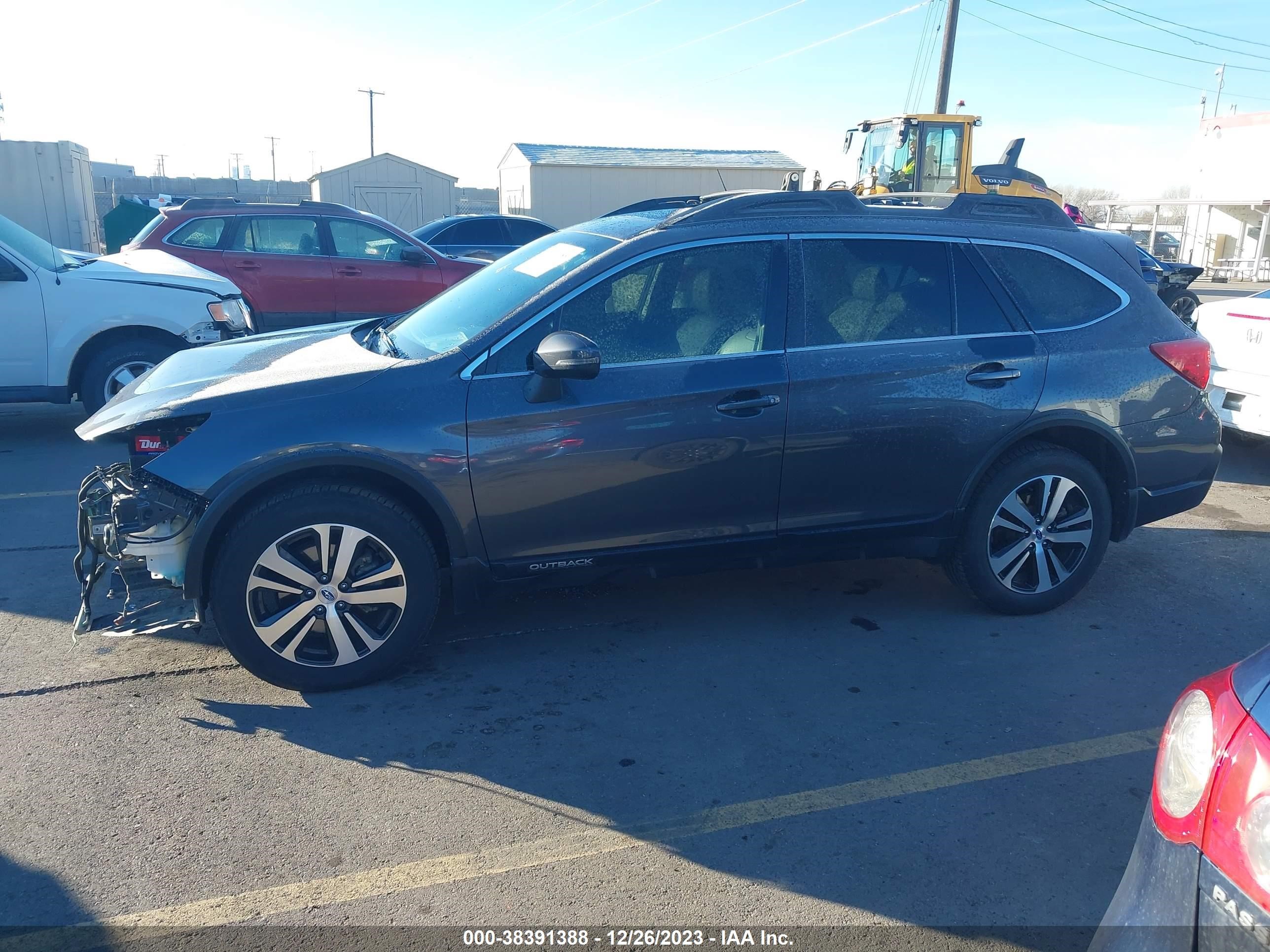 2019 Subaru Outback 3.6R Limited vin: 4S4BSENC9K3303682