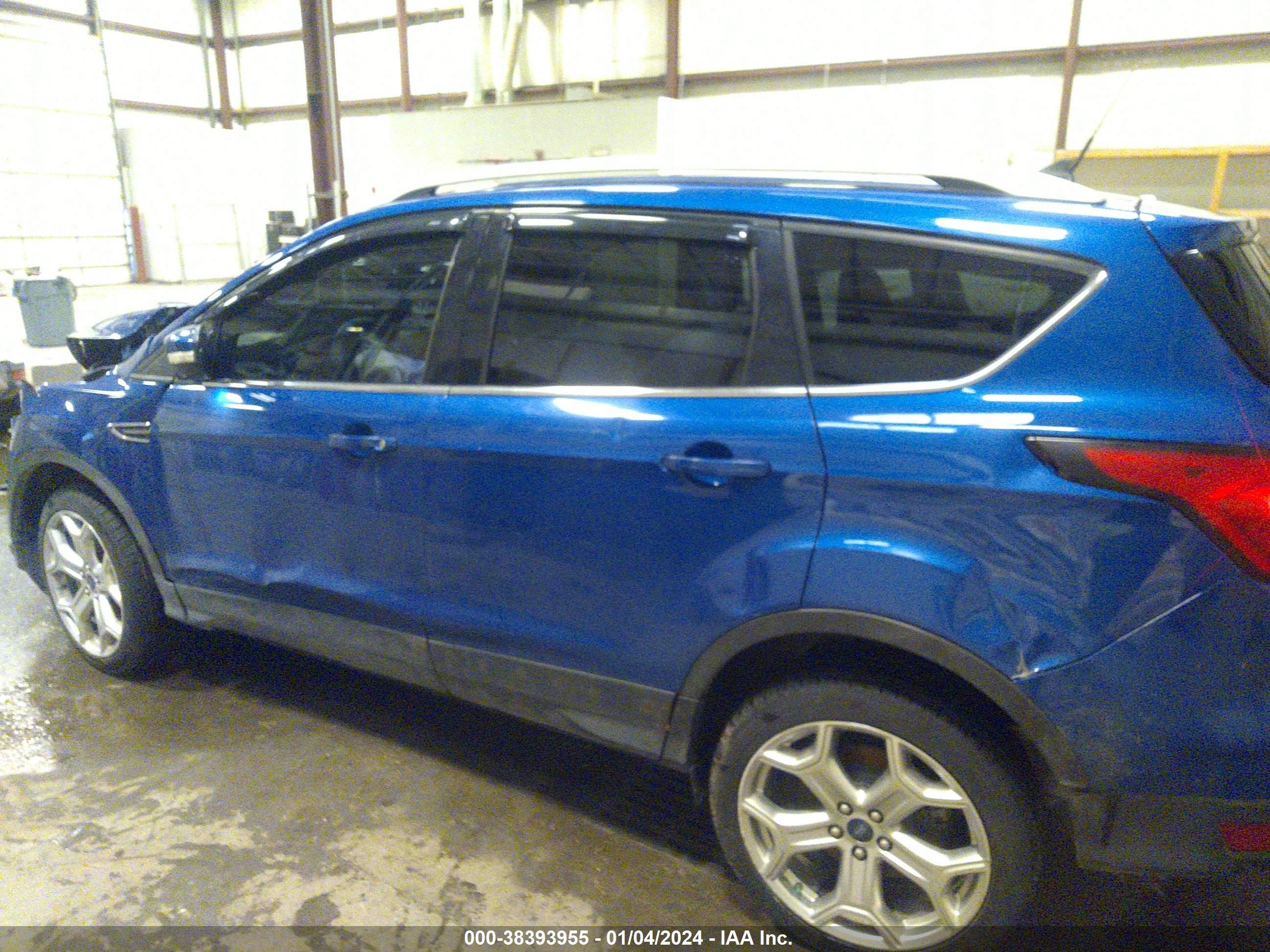 2019 Ford Escape Titanium vin: 1FMCU9J96KUA35314