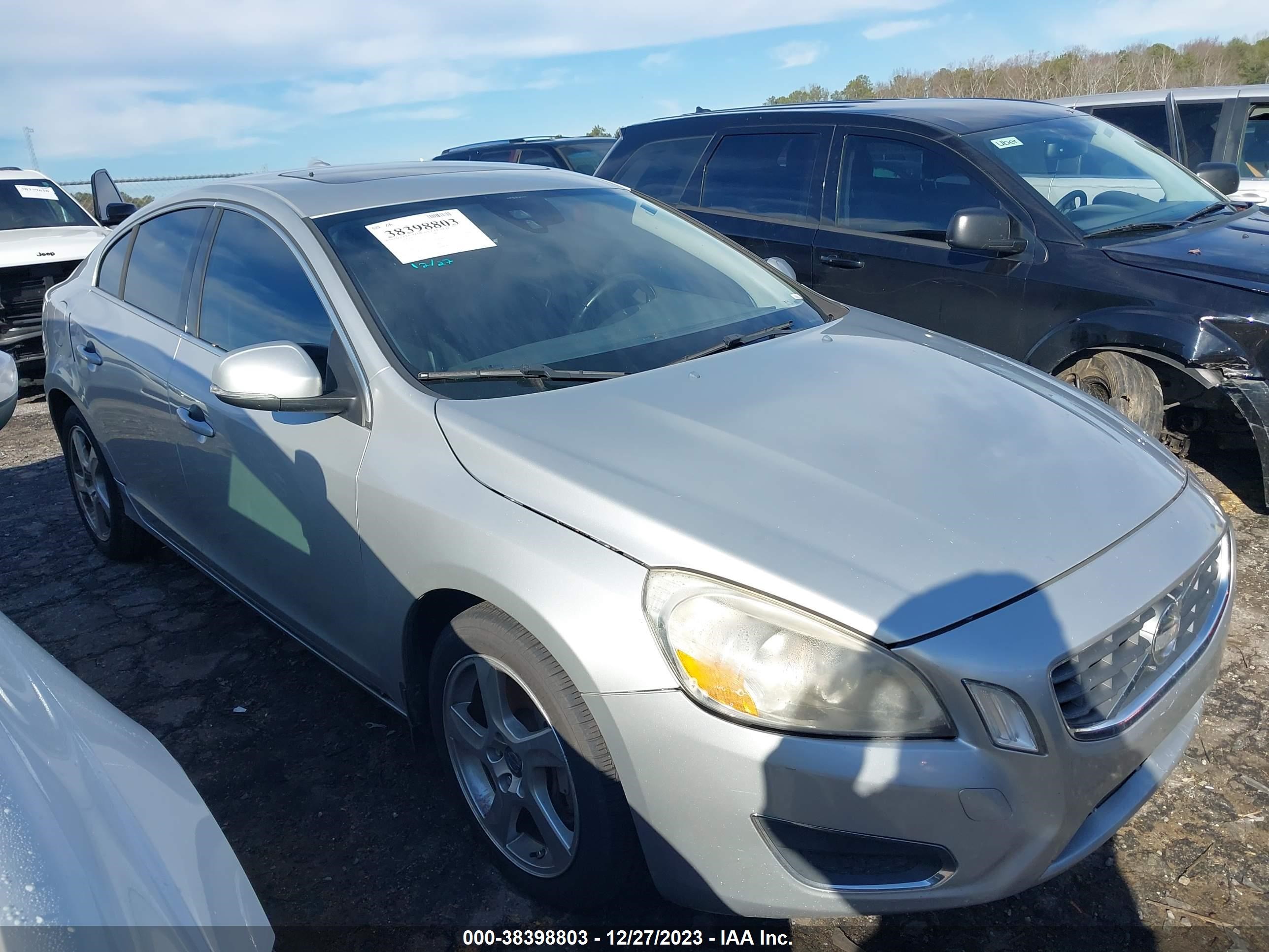 2012 Volvo S60 T5 vin: YV1622FS7C2103699