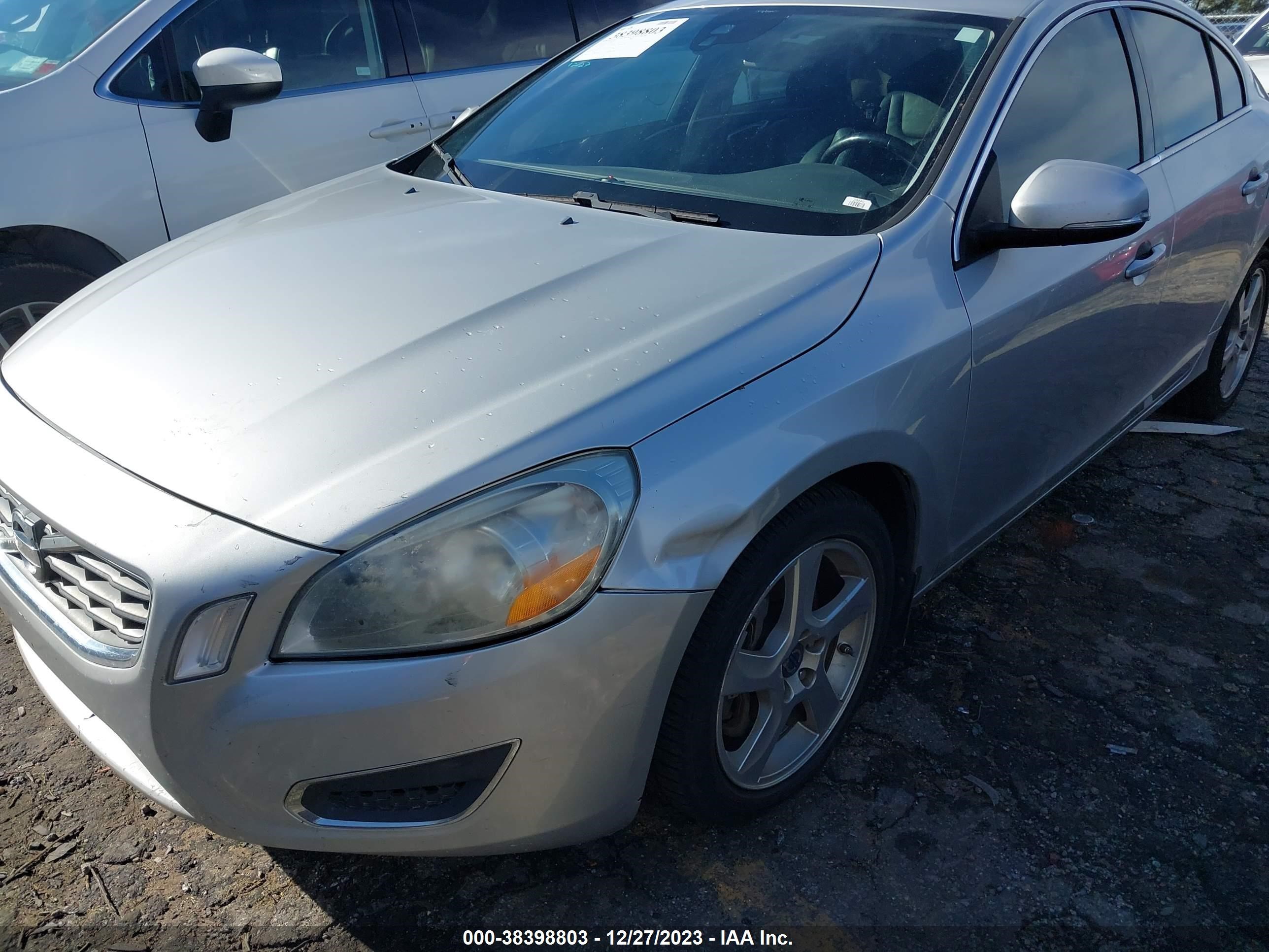 2012 Volvo S60 T5 vin: YV1622FS7C2103699