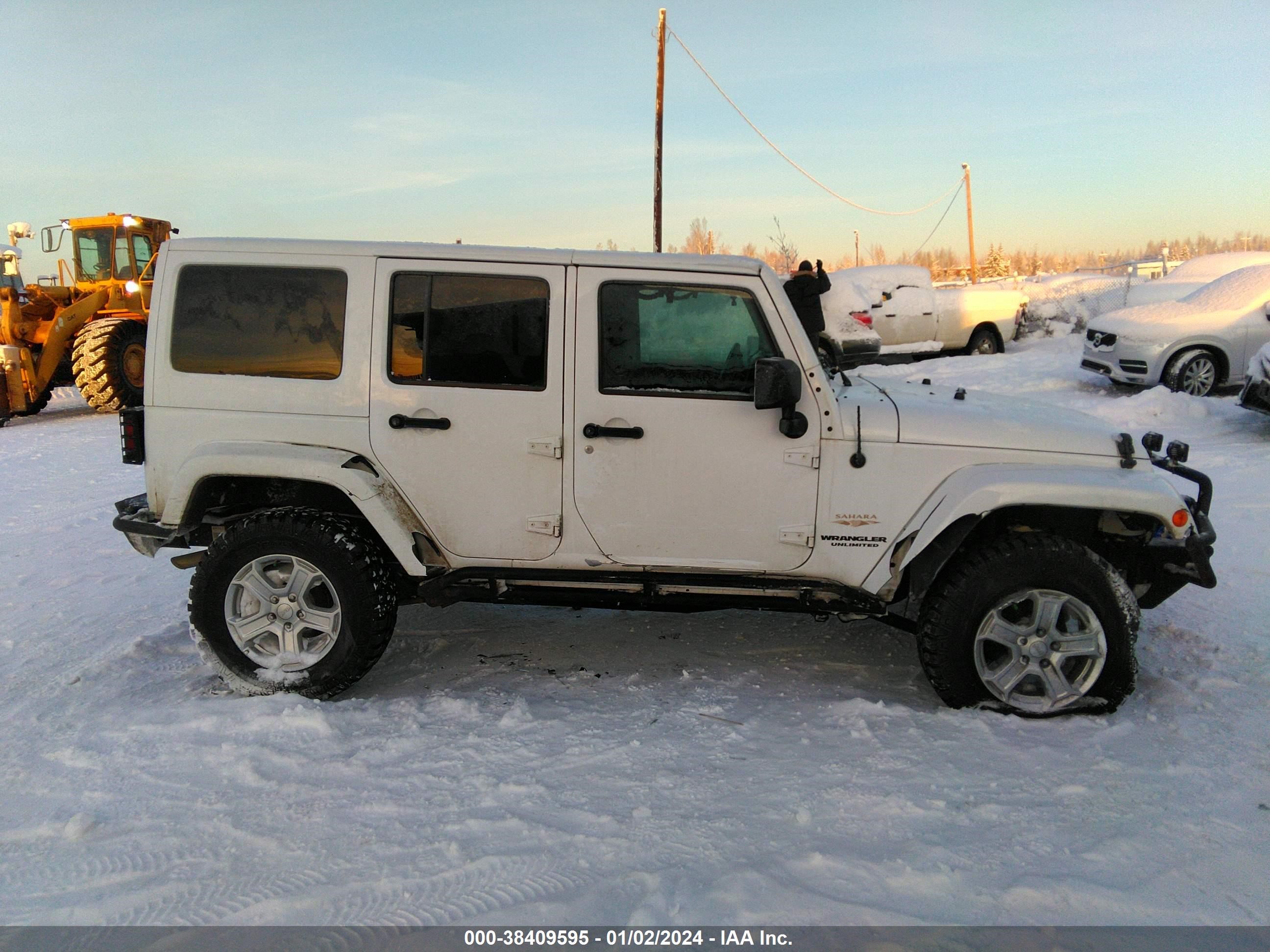 2013 Jeep Wrangler Unlimited Sahara vin: 1C4BJWEG0DL639384