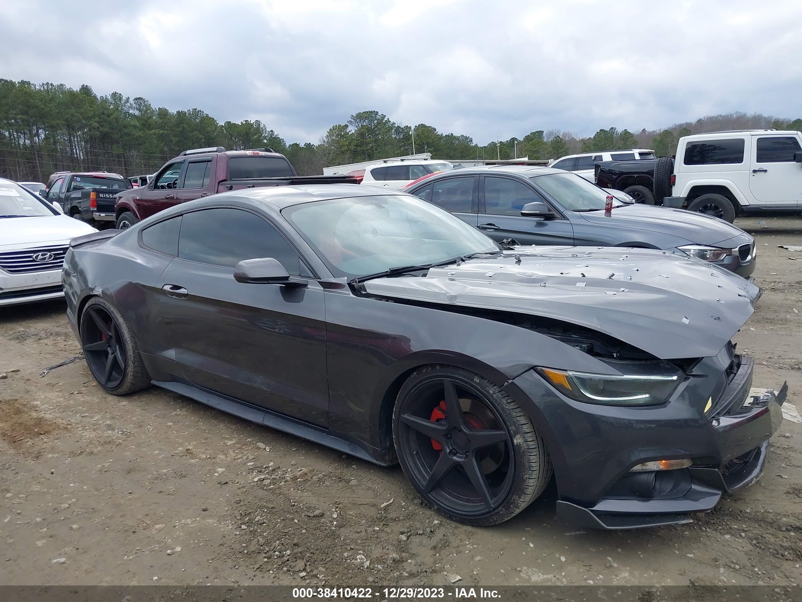 2017 Ford Mustang V6 vin: 1FA6P8AMXH5332649