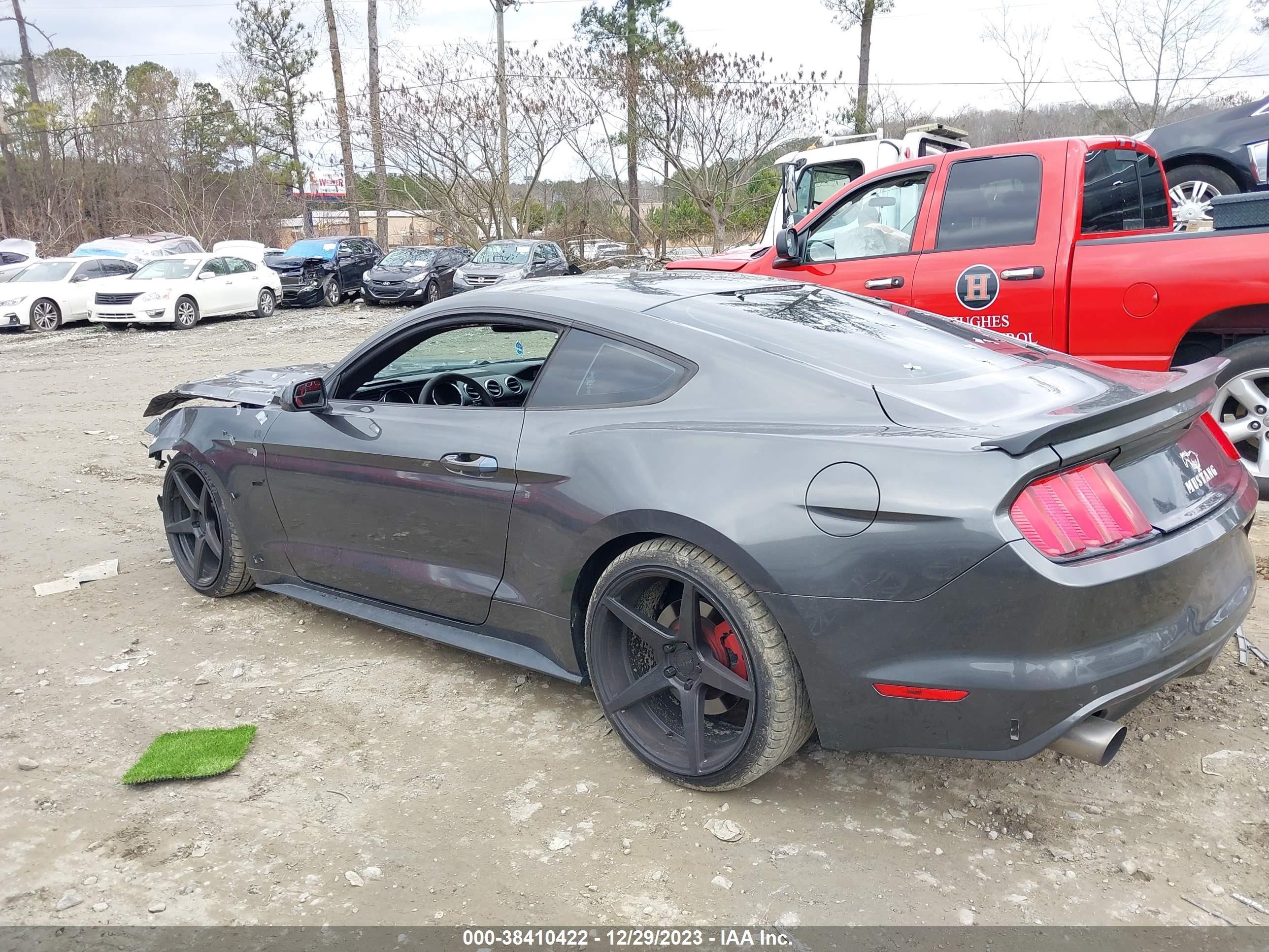 2017 Ford Mustang V6 vin: 1FA6P8AMXH5332649