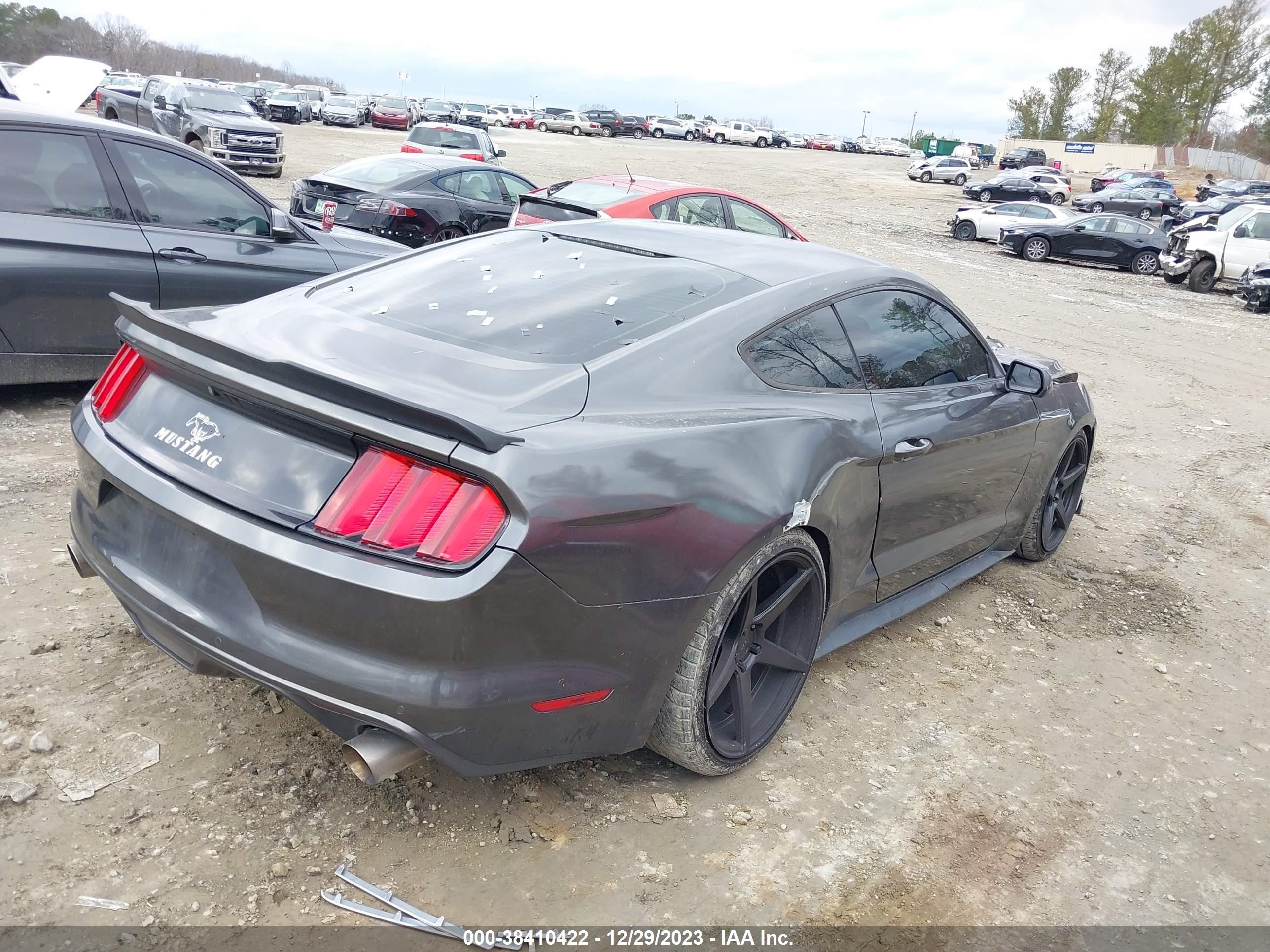 2017 Ford Mustang V6 vin: 1FA6P8AMXH5332649