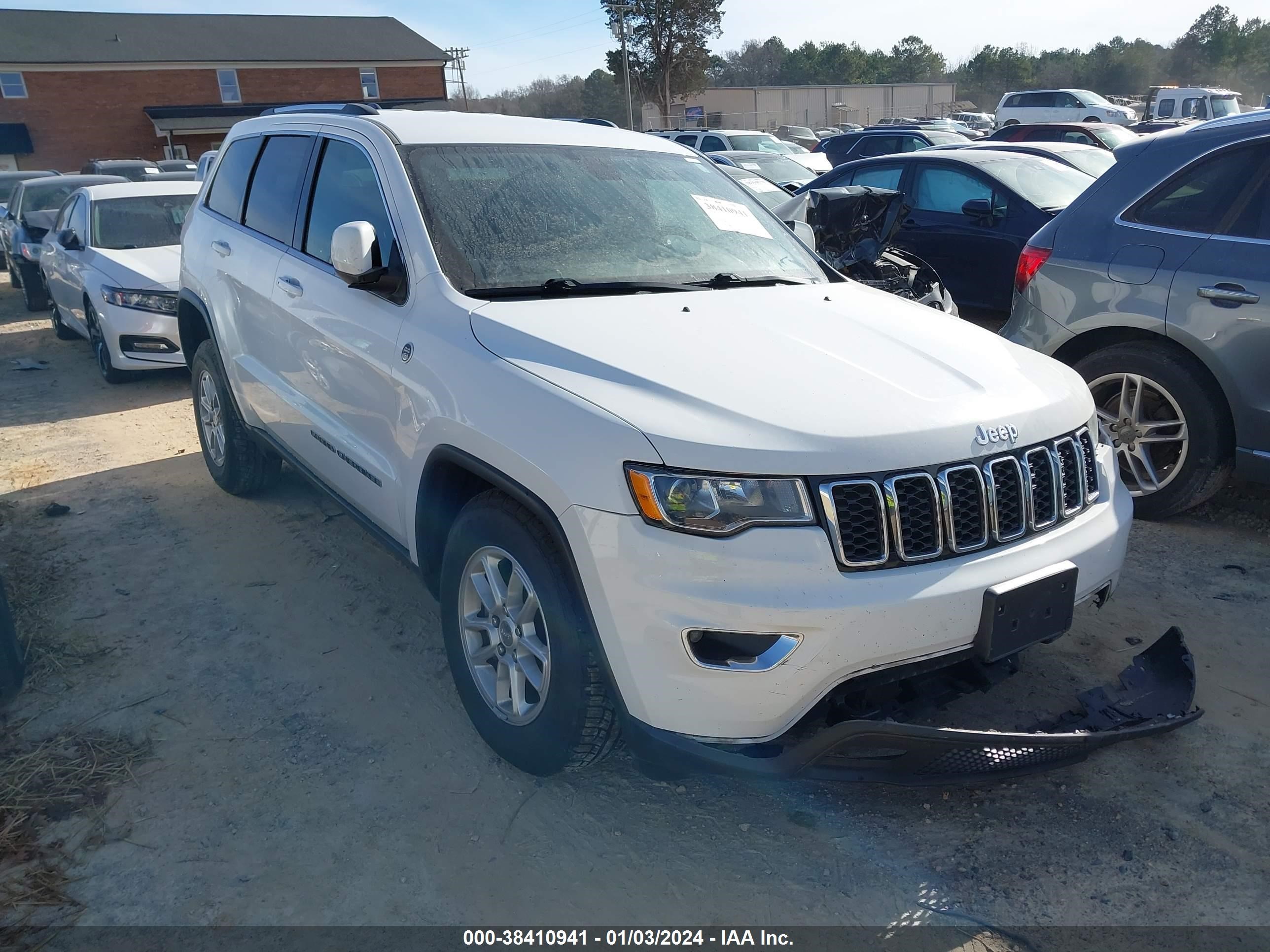 2018 Jeep Grand Cherokee Laredo E 4X4 vin: 1C4RJFAG5JC351277