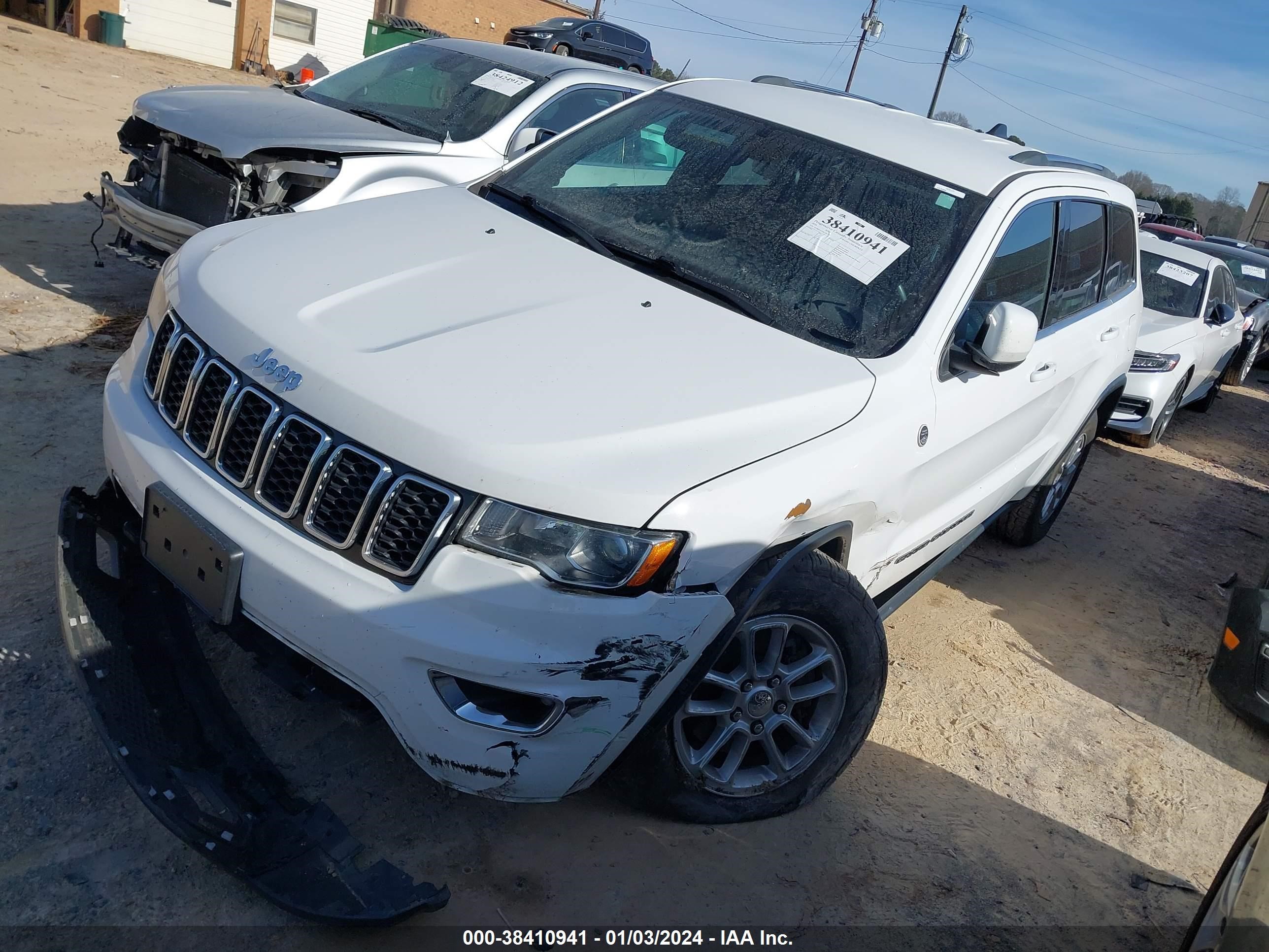 2018 Jeep Grand Cherokee Laredo E 4X4 vin: 1C4RJFAG5JC351277