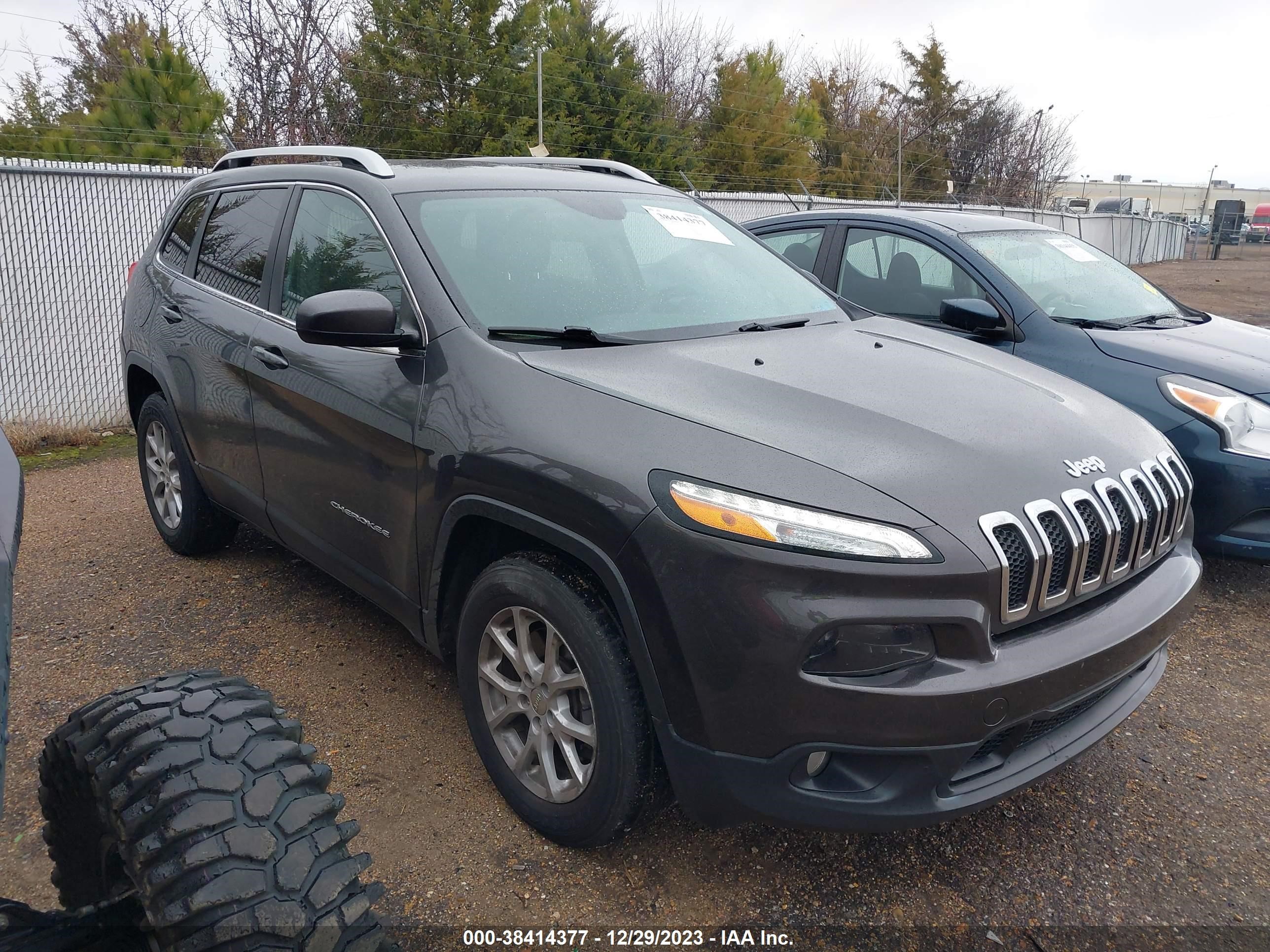 2017 Jeep Cherokee Latitude 4X4 vin: 1C4PJMCB7HW570814