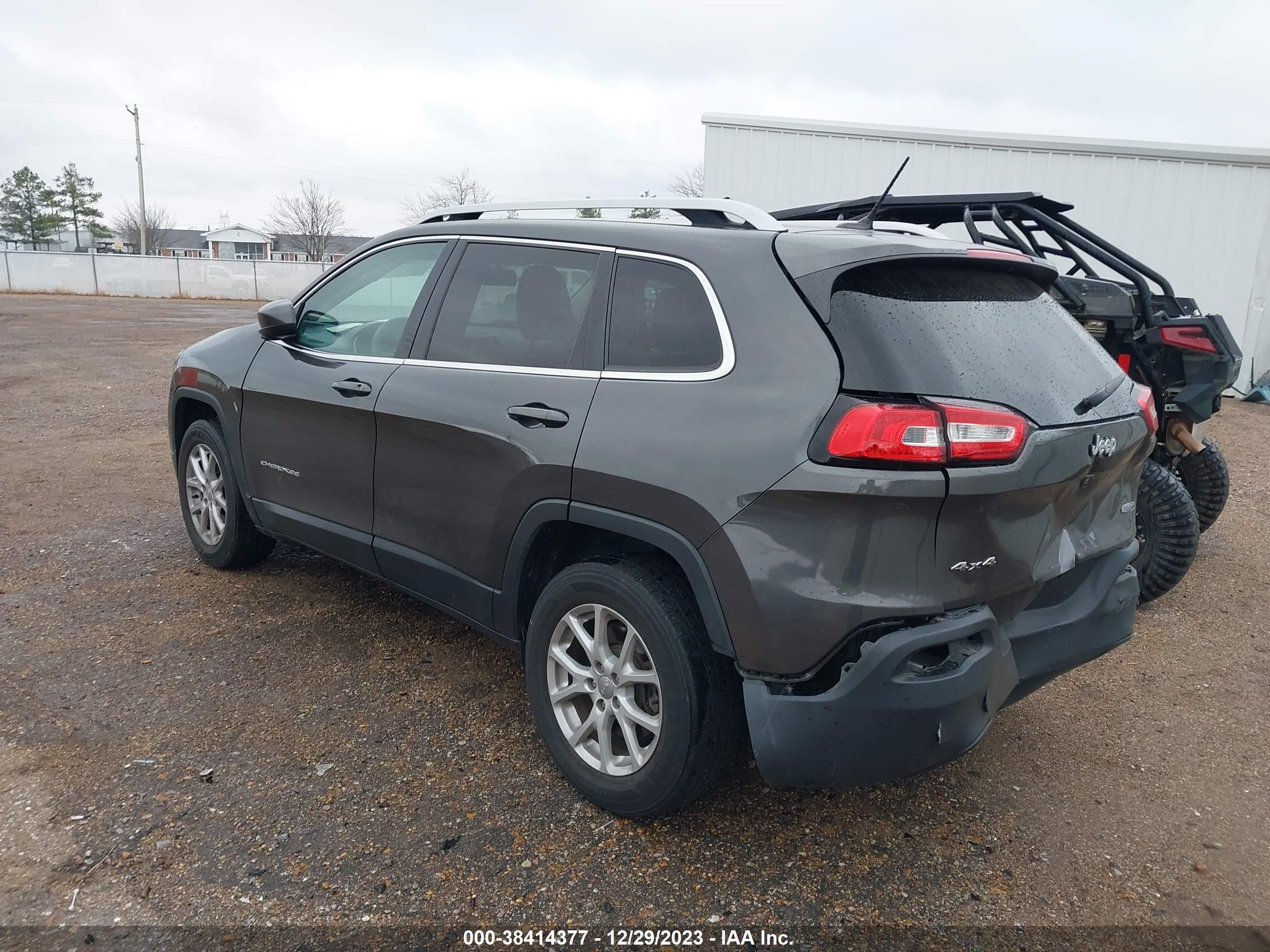 2017 Jeep Cherokee Latitude 4X4 vin: 1C4PJMCB7HW570814