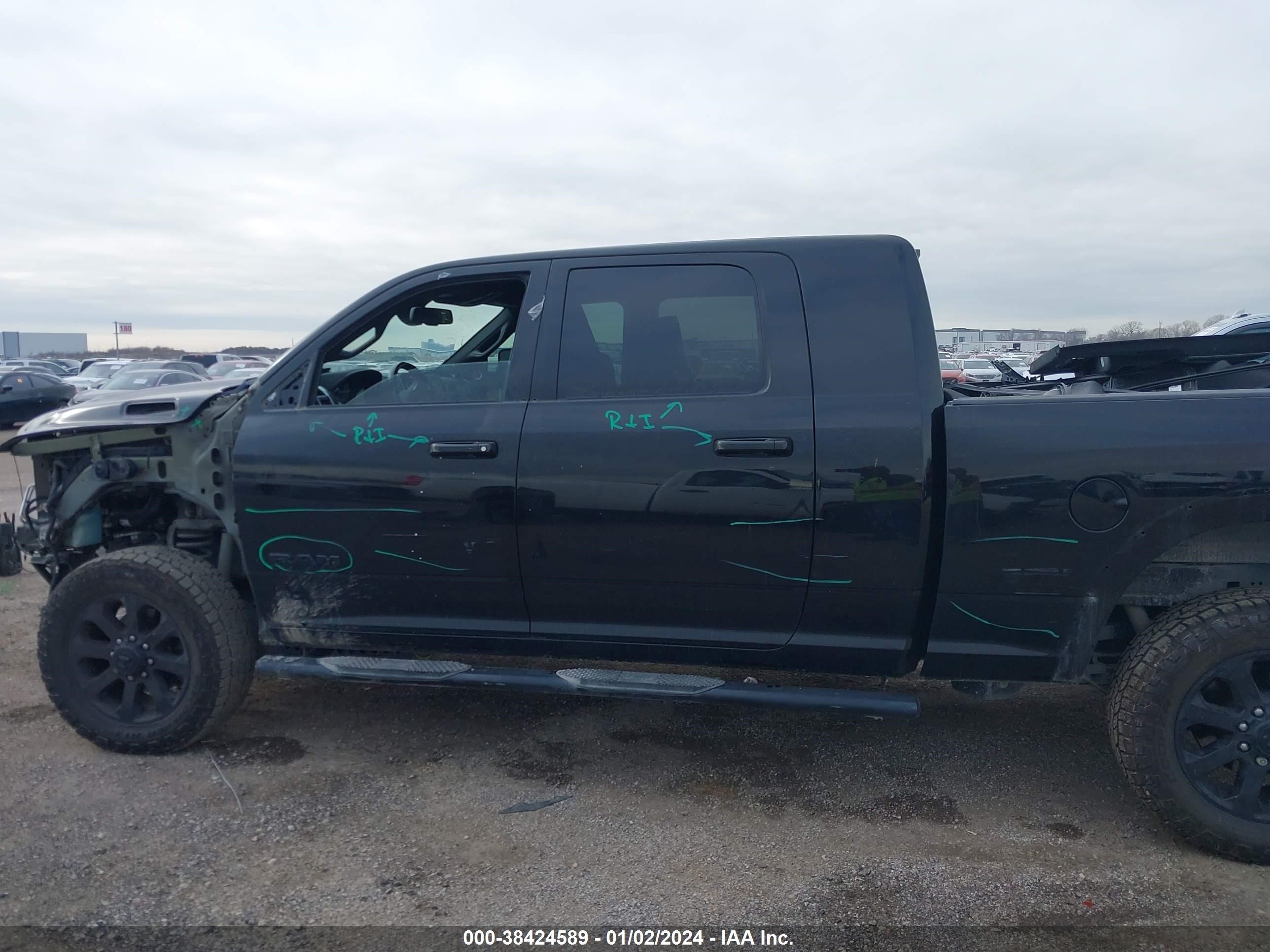 2020 Ram 2500 Laramie 4X4 6'4 Box vin: 3C6UR5NL0LG192048