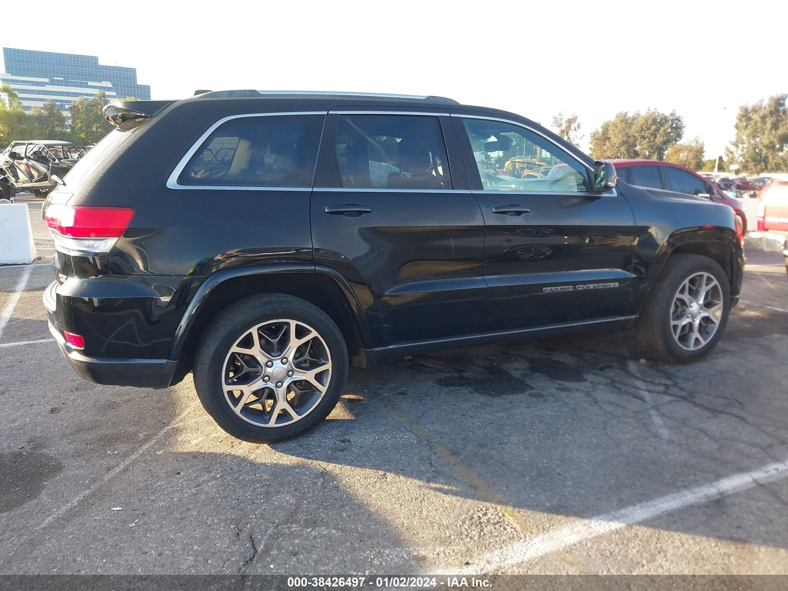 2018 Jeep Grand Cherokee Sterling Edition 4X2 vin: 1C4RJEBG5JC361882