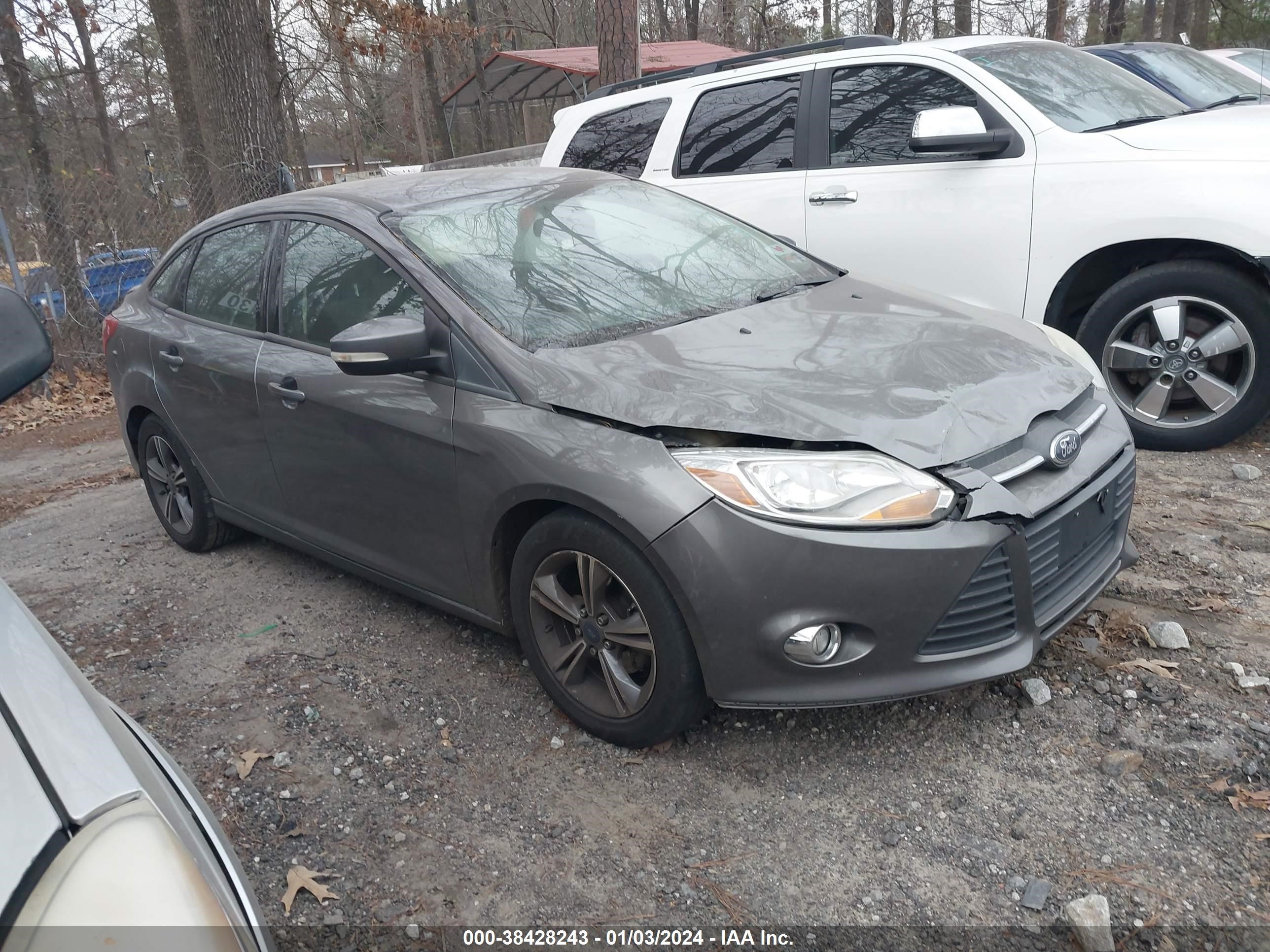 2014 Ford Focus Se vin: 1FADP3F28EL447582