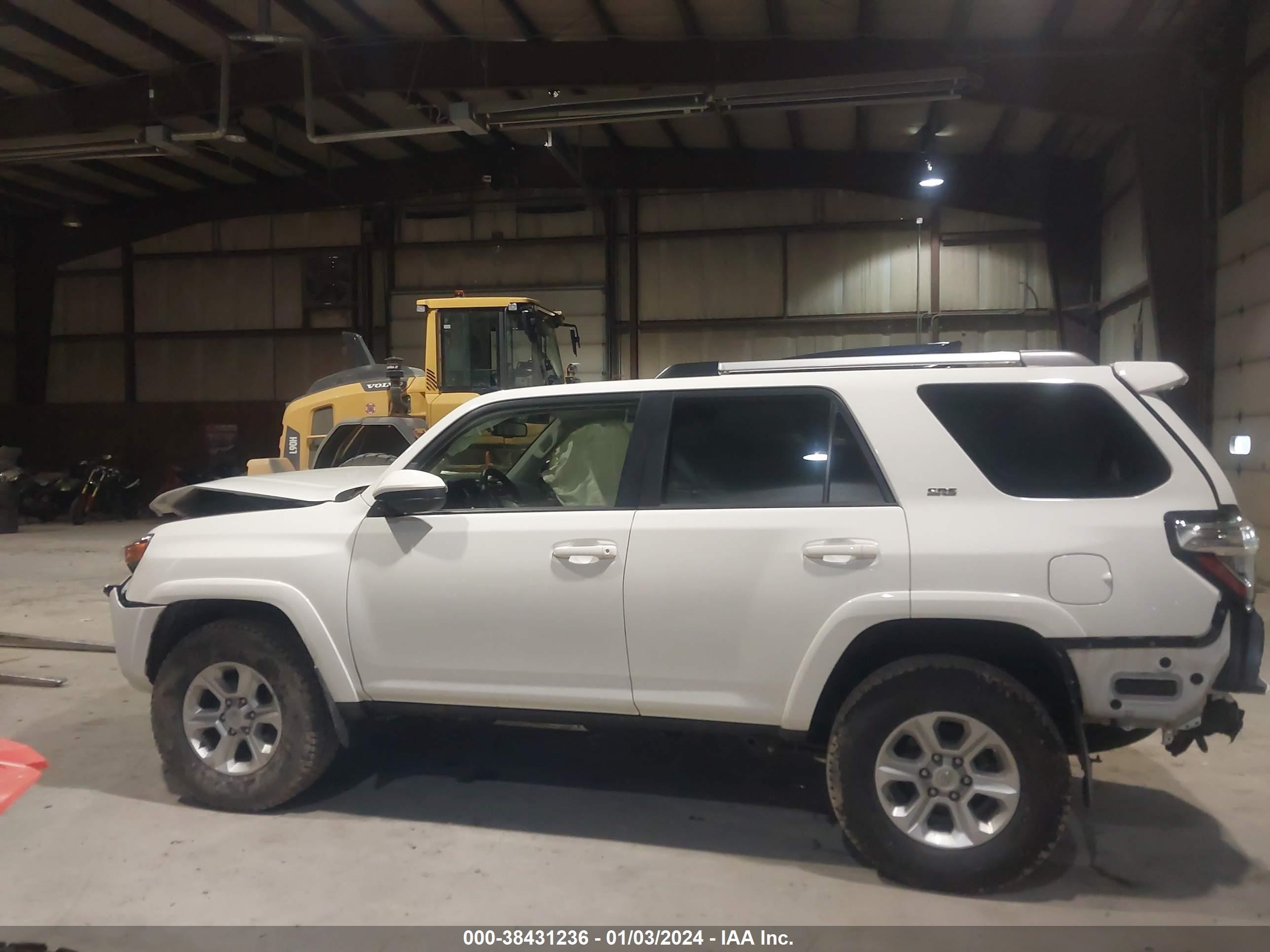 2021 Toyota 4Runner Sr5 vin: JTEMU5JR8M5874939