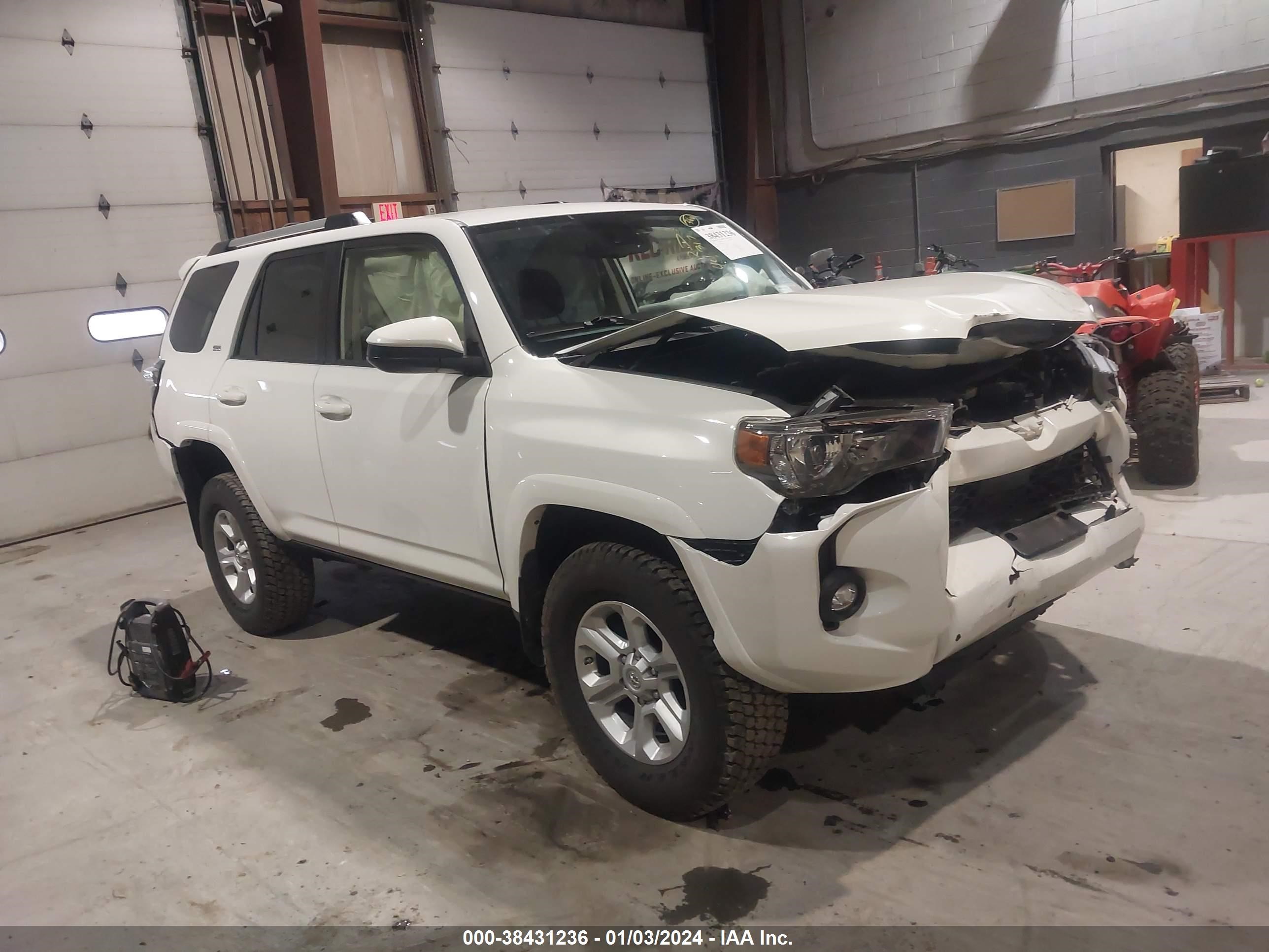 2021 Toyota 4Runner Sr5 vin: JTEMU5JR8M5874939