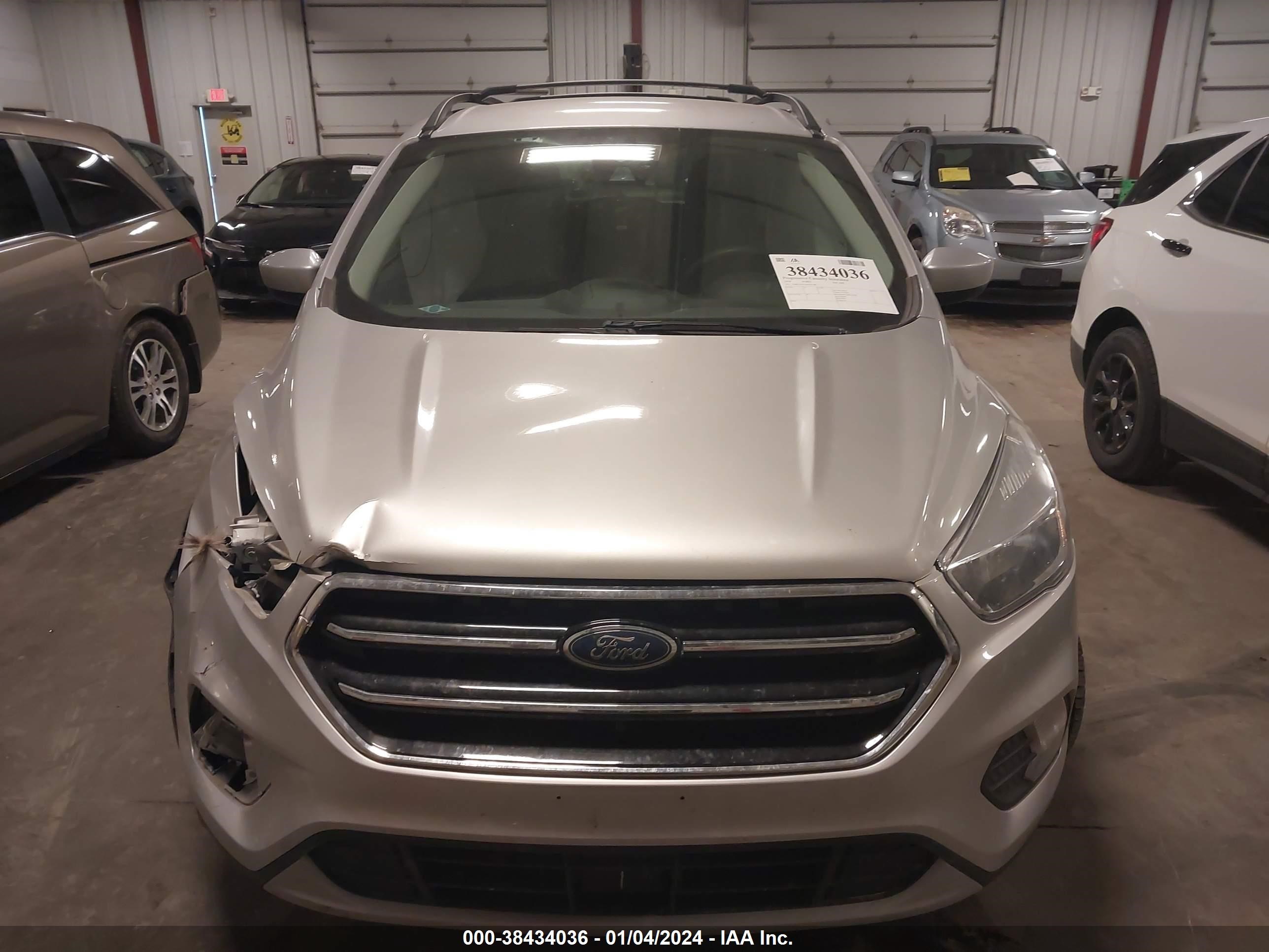 2018 Ford Escape Se vin: 1FMCU9GD5JUD16188