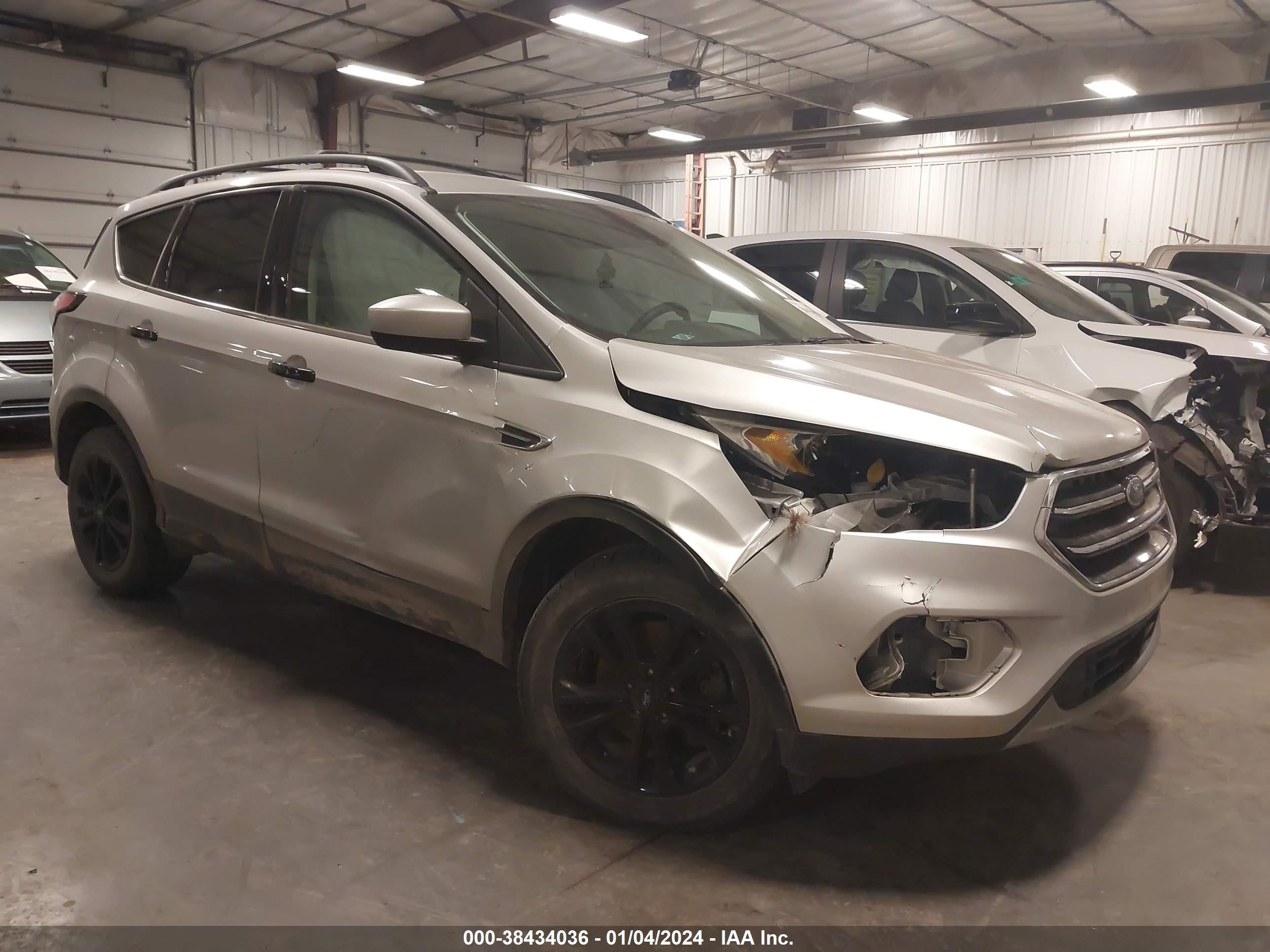 2018 Ford Escape Se vin: 1FMCU9GD5JUD16188