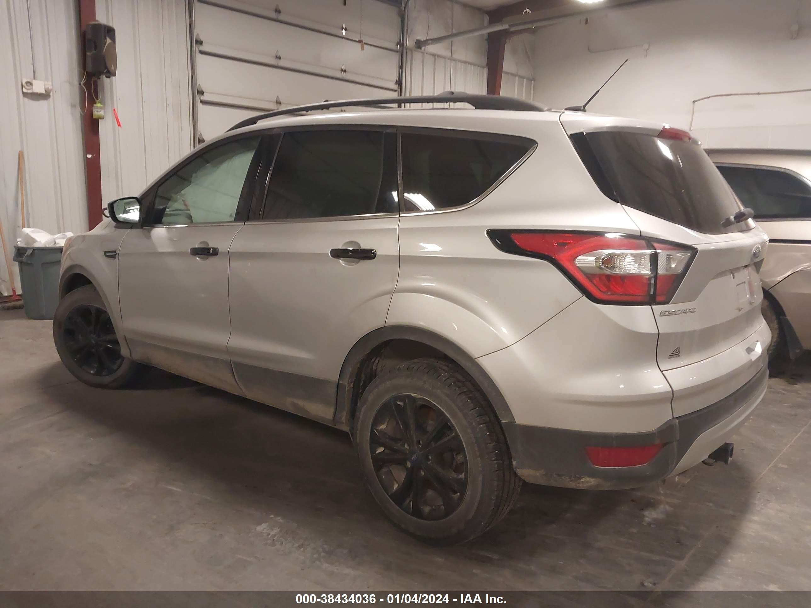 2018 Ford Escape Se vin: 1FMCU9GD5JUD16188