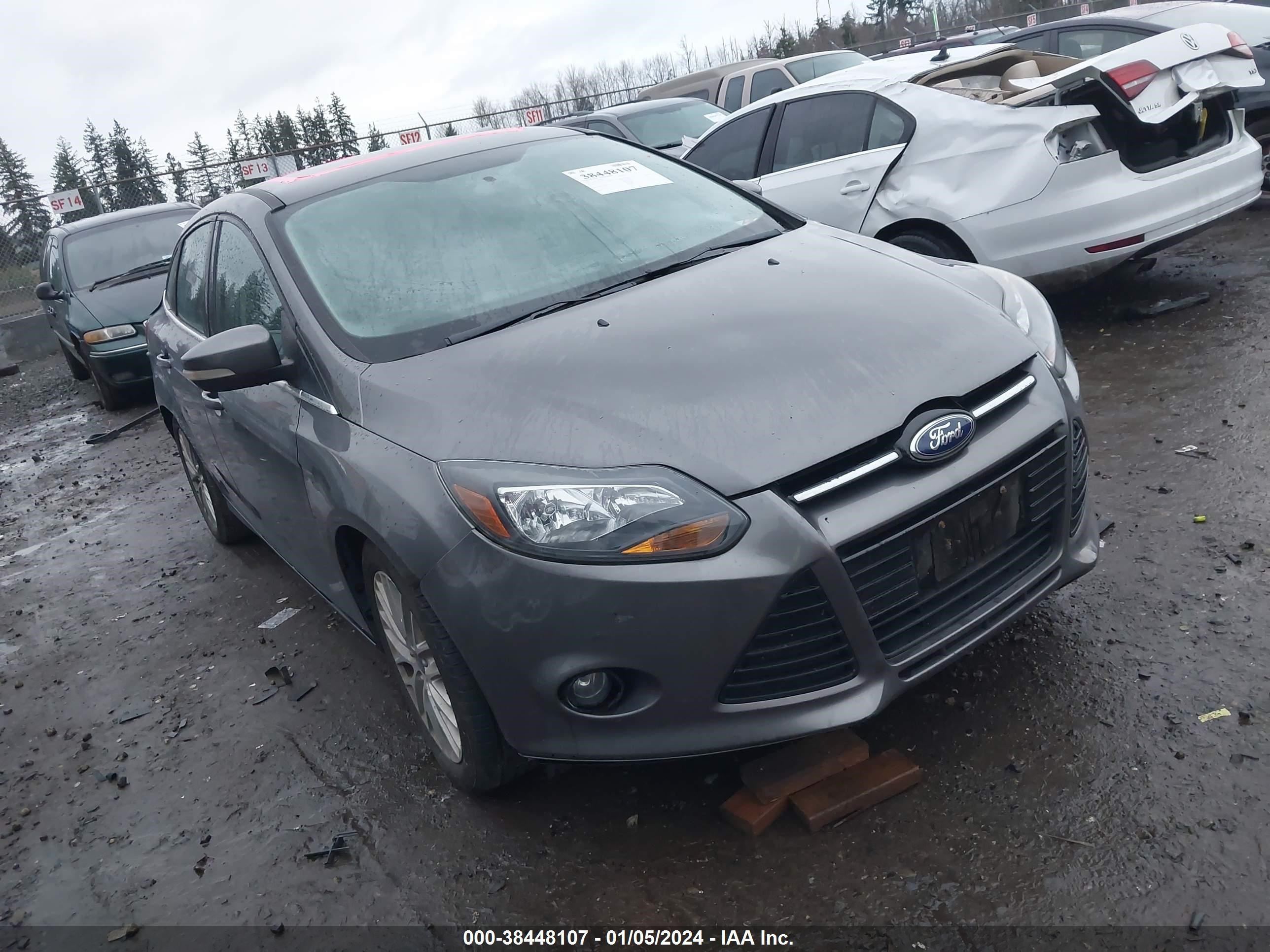 2013 Ford Focus Titanium vin: 1FADP3J25DL265196