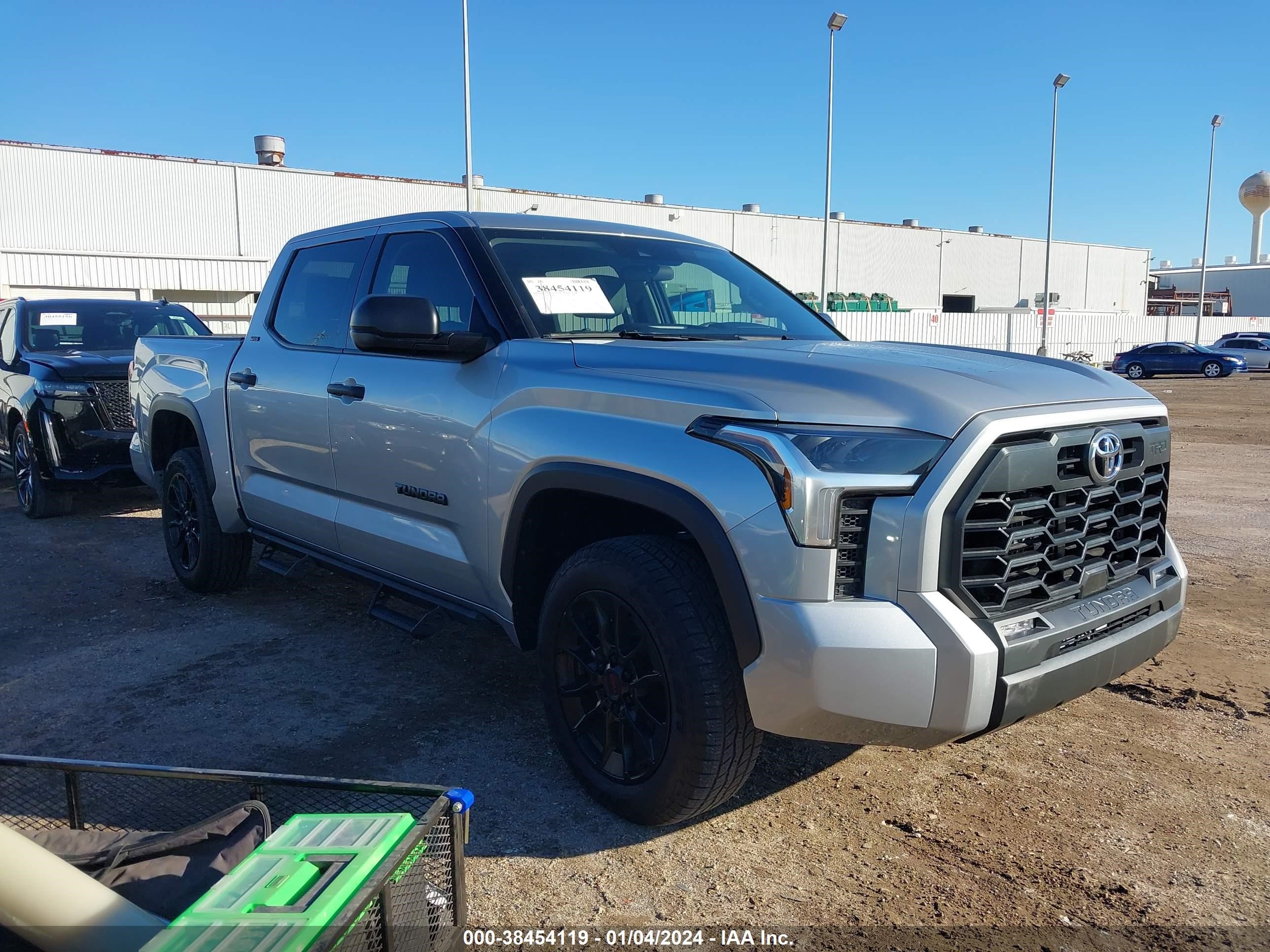 2022 Toyota Tundra Sr5 vin: 5TFLA5DB7NX033448