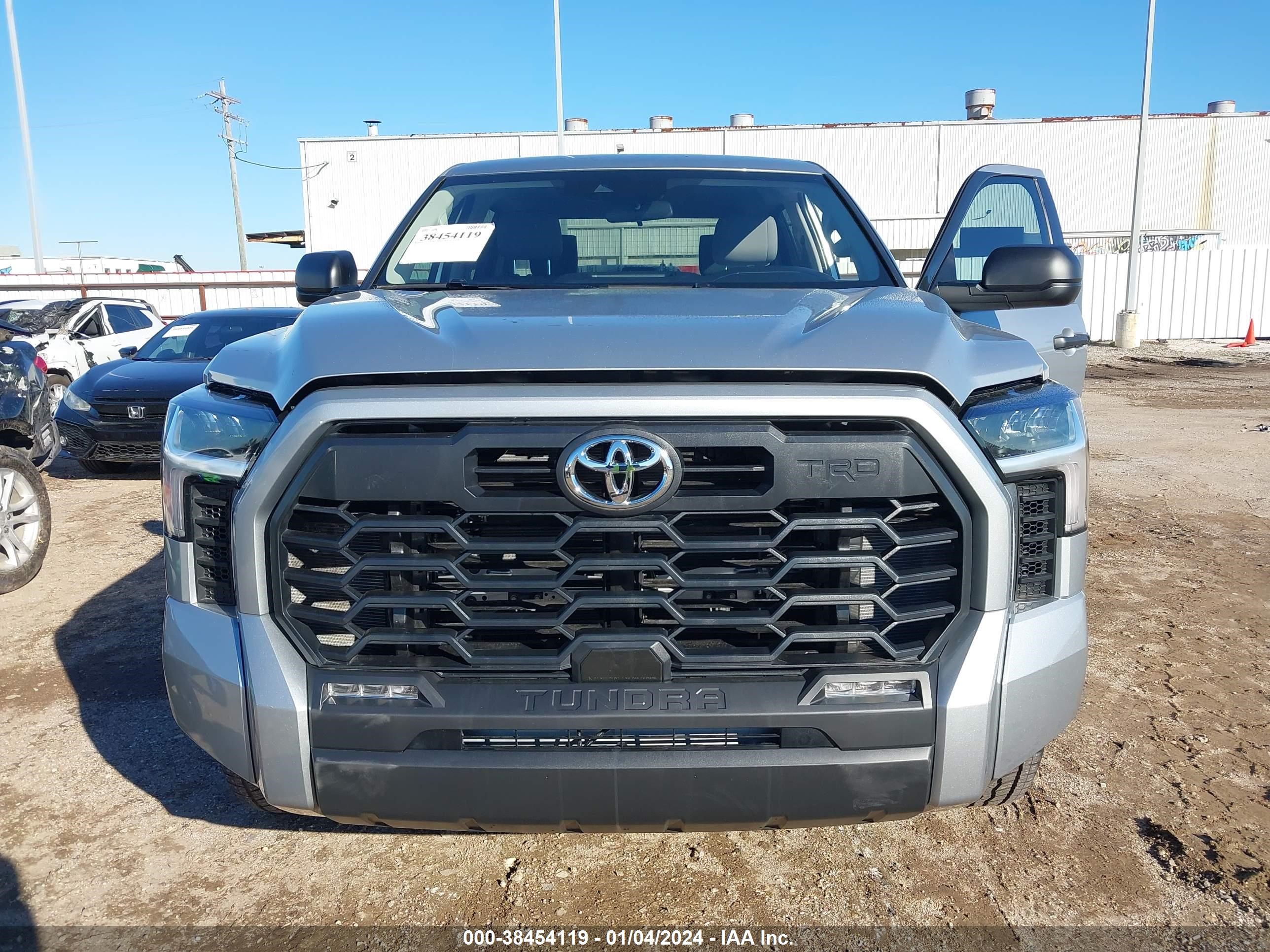 2022 Toyota Tundra Sr5 vin: 5TFLA5DB7NX033448