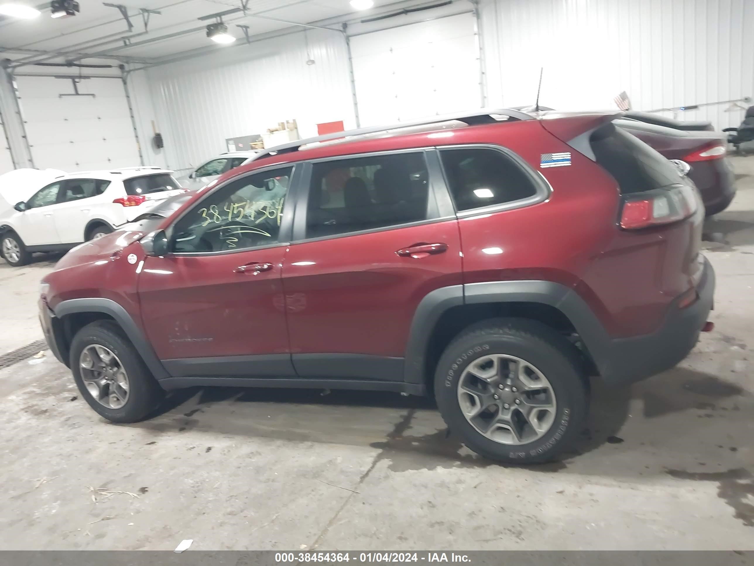 2019 Jeep Cherokee Trailhawk 4X4 vin: 1C4PJMBX5KD481694