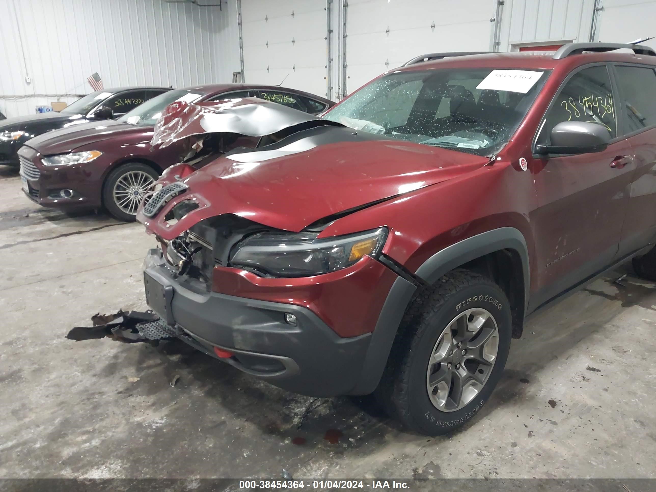 2019 Jeep Cherokee Trailhawk 4X4 vin: 1C4PJMBX5KD481694