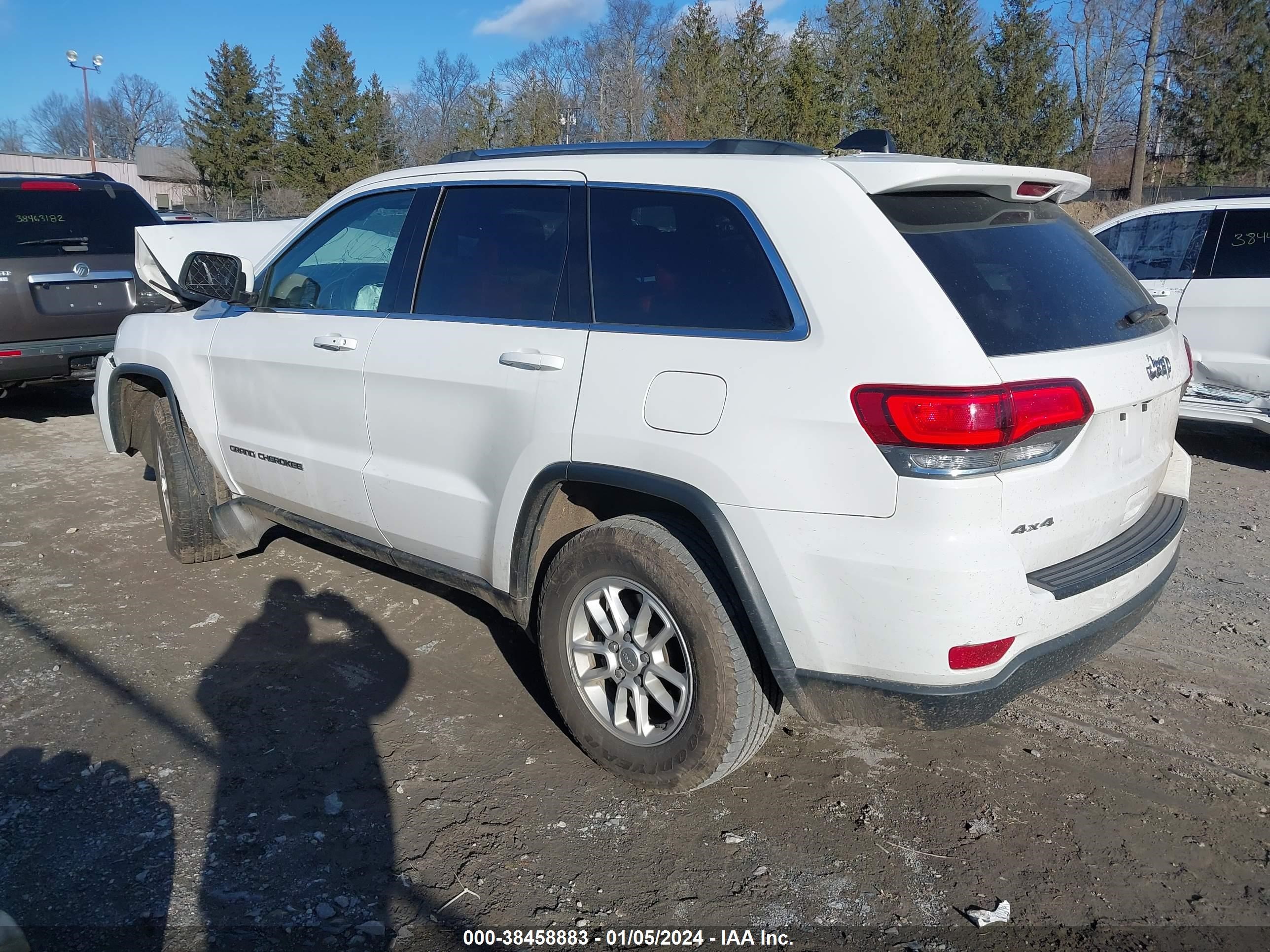 2020 Jeep Grand Cherokee Laredo E 4X4 vin: 1C4RJFAG1LC209351