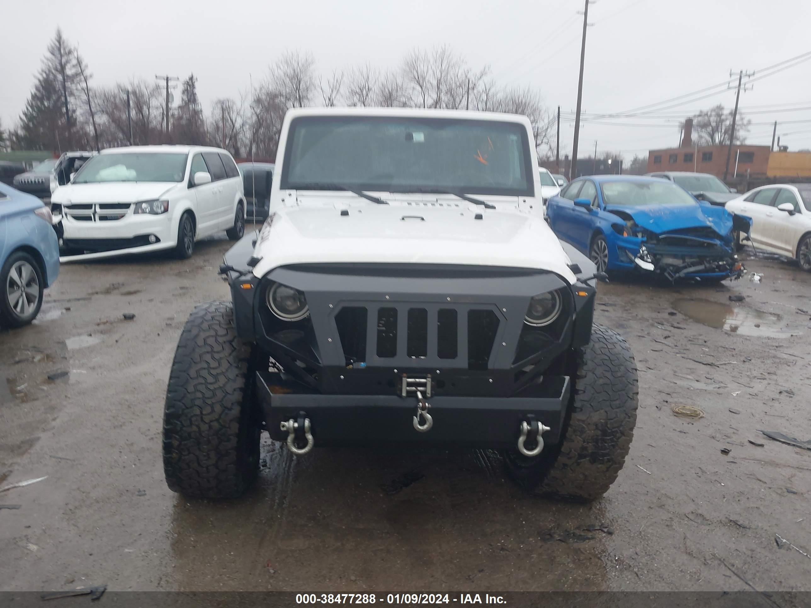 2013 Jeep Wrangler Unlimited Sport vin: 1C4HJWDGXDL686580