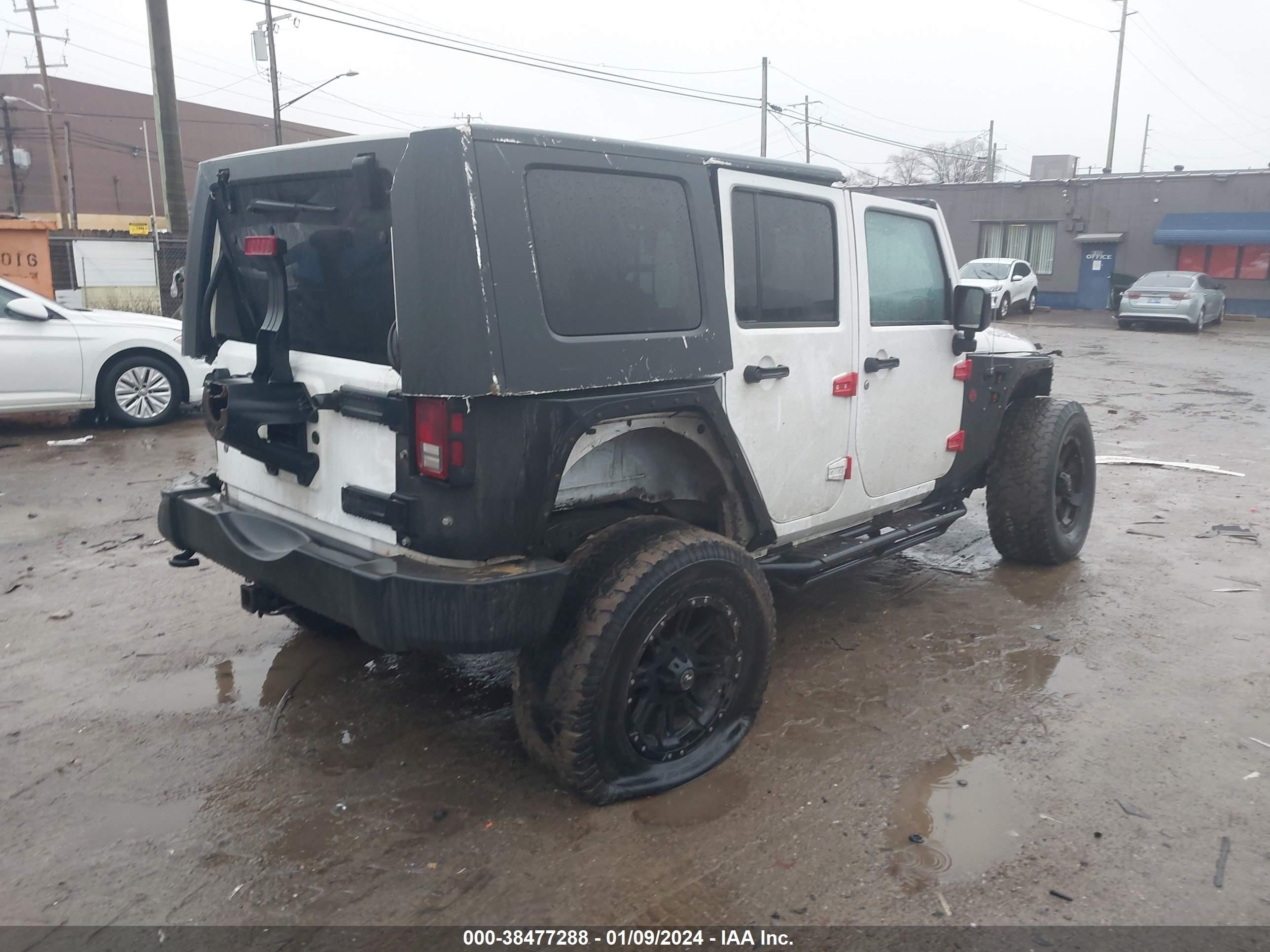 2013 Jeep Wrangler Unlimited Sport vin: 1C4HJWDGXDL686580