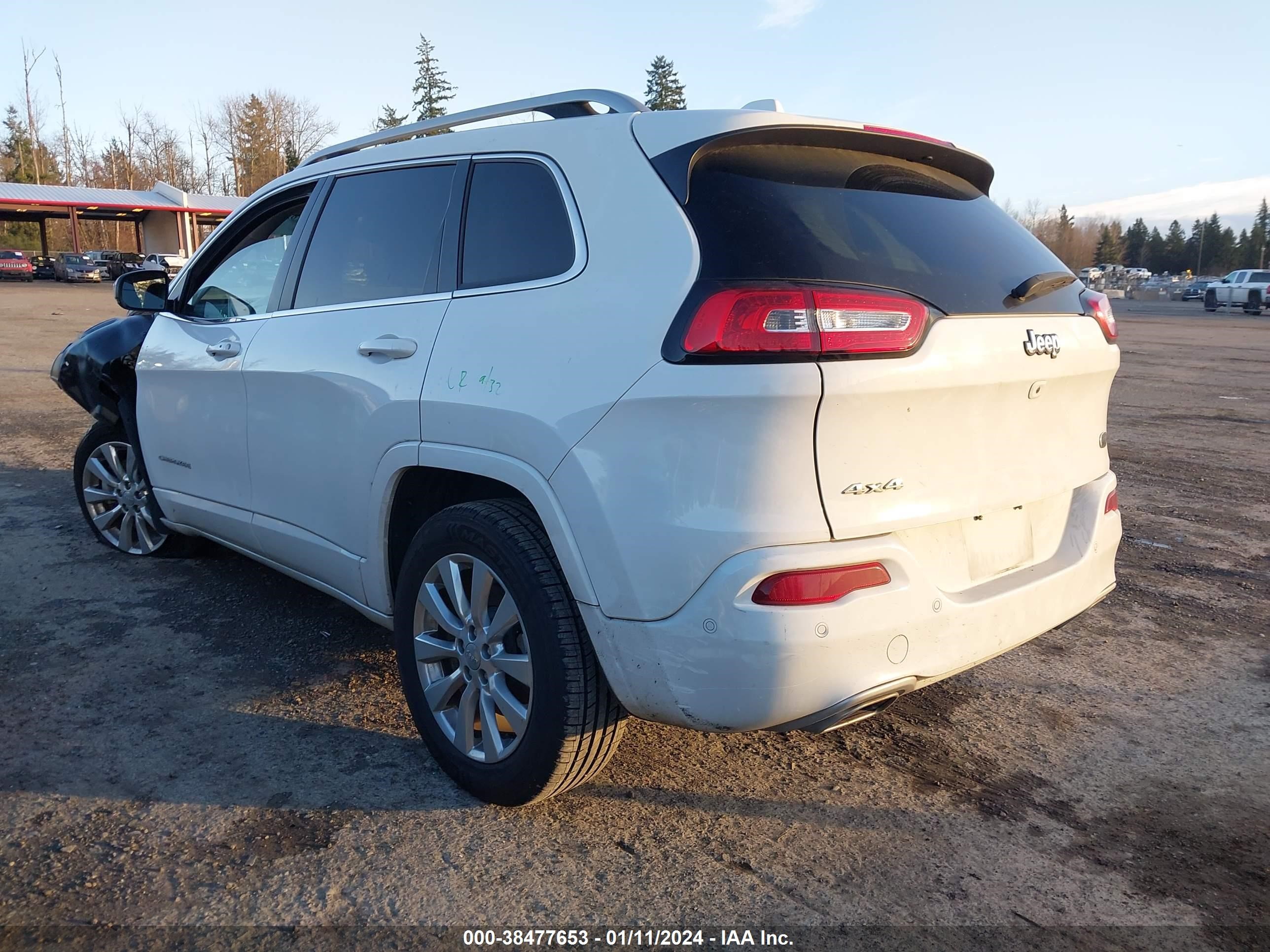 2017 Jeep Cherokee Overland 4X4 vin: 1C4PJMJS2HW609358