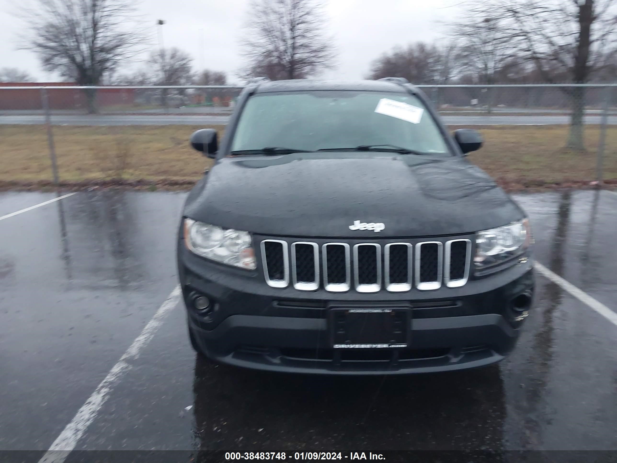 2013 Jeep Compass Latitude vin: 1C4NJDEB7DD246353