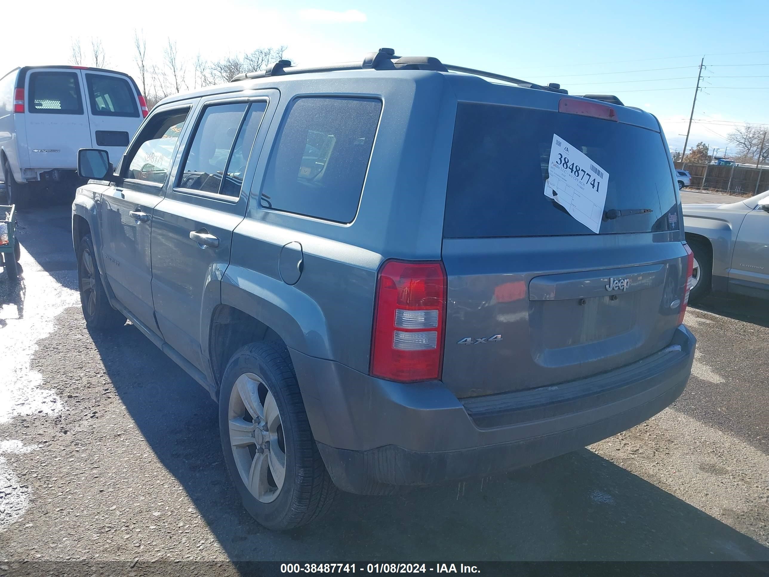 2012 Jeep Patriot Latitude vin: 1C4NJRFB7CD659609