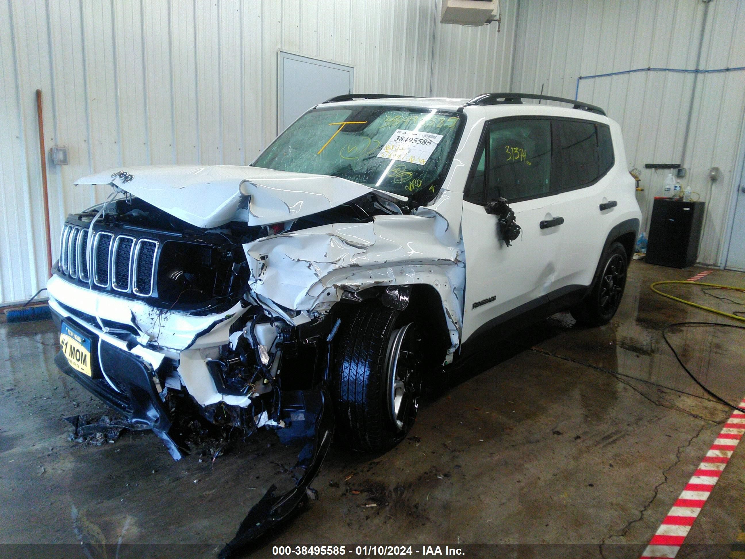 2020 Jeep Renegade Latitude Fwd vin: ZACNJABB8LPL08133