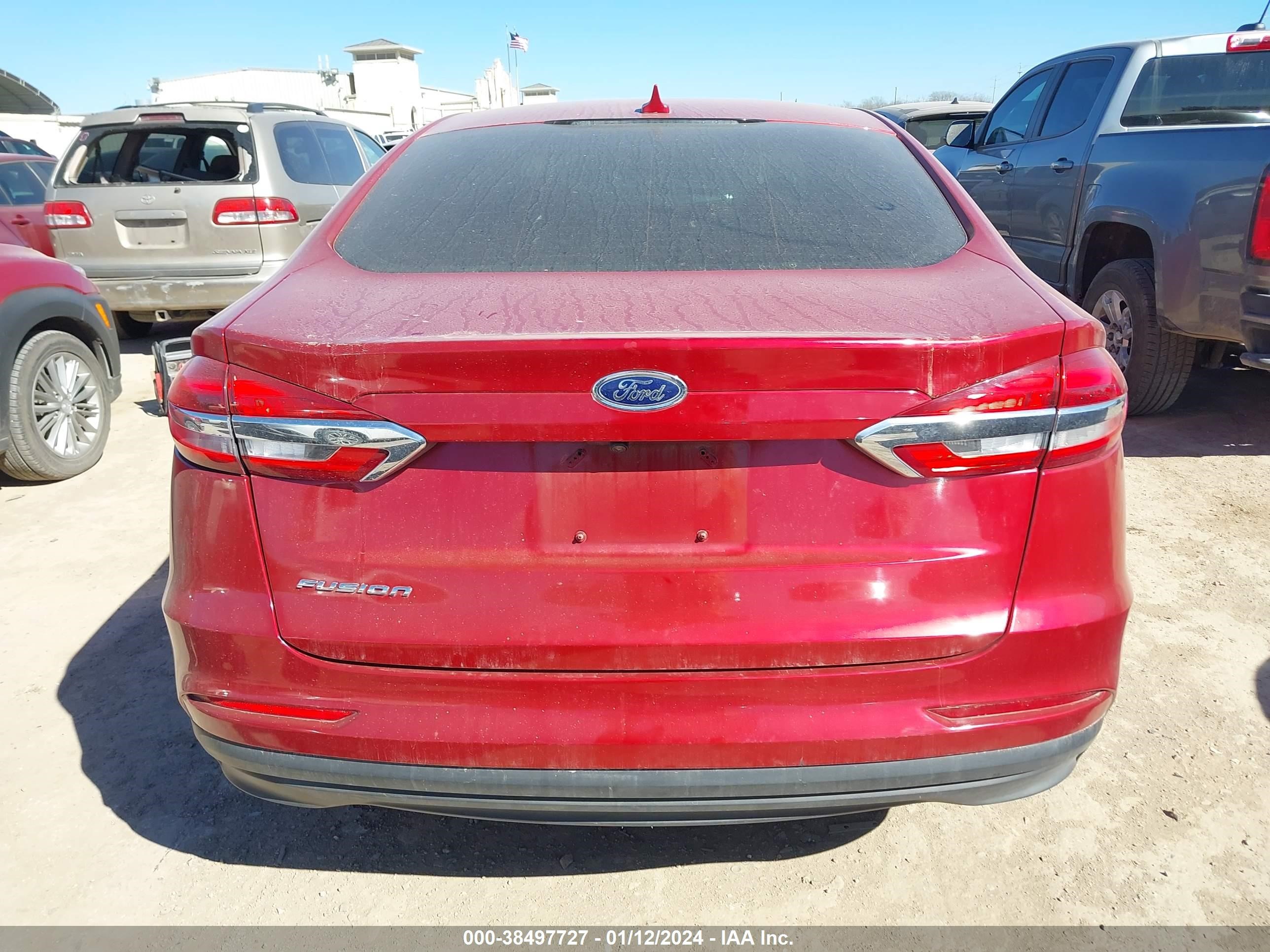 2020 Ford Fusion S vin: 3FA6P0G79LR200913