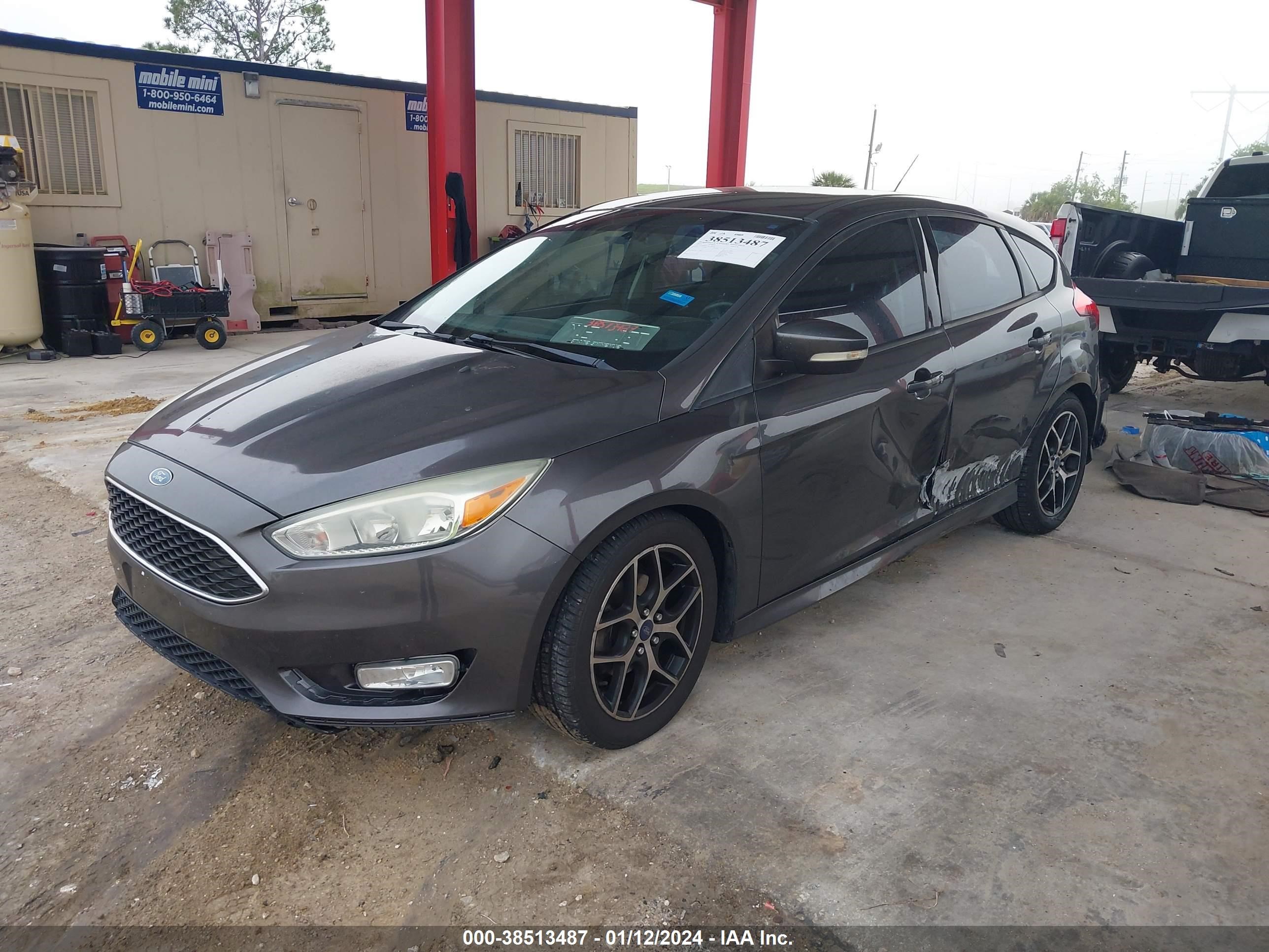 2015 Ford Focus Se vin: 1FADP3K22FL228124