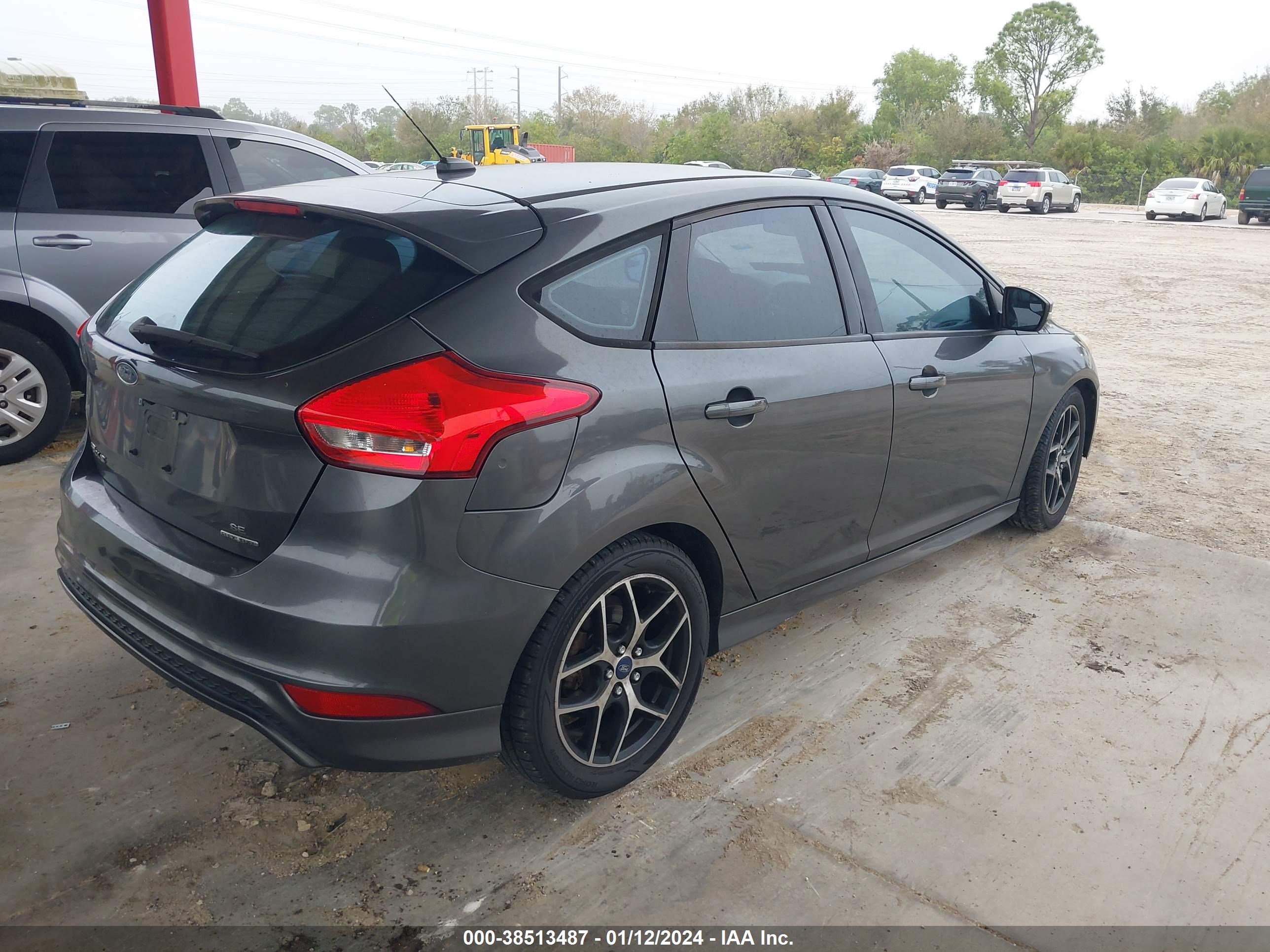 2015 Ford Focus Se vin: 1FADP3K22FL228124