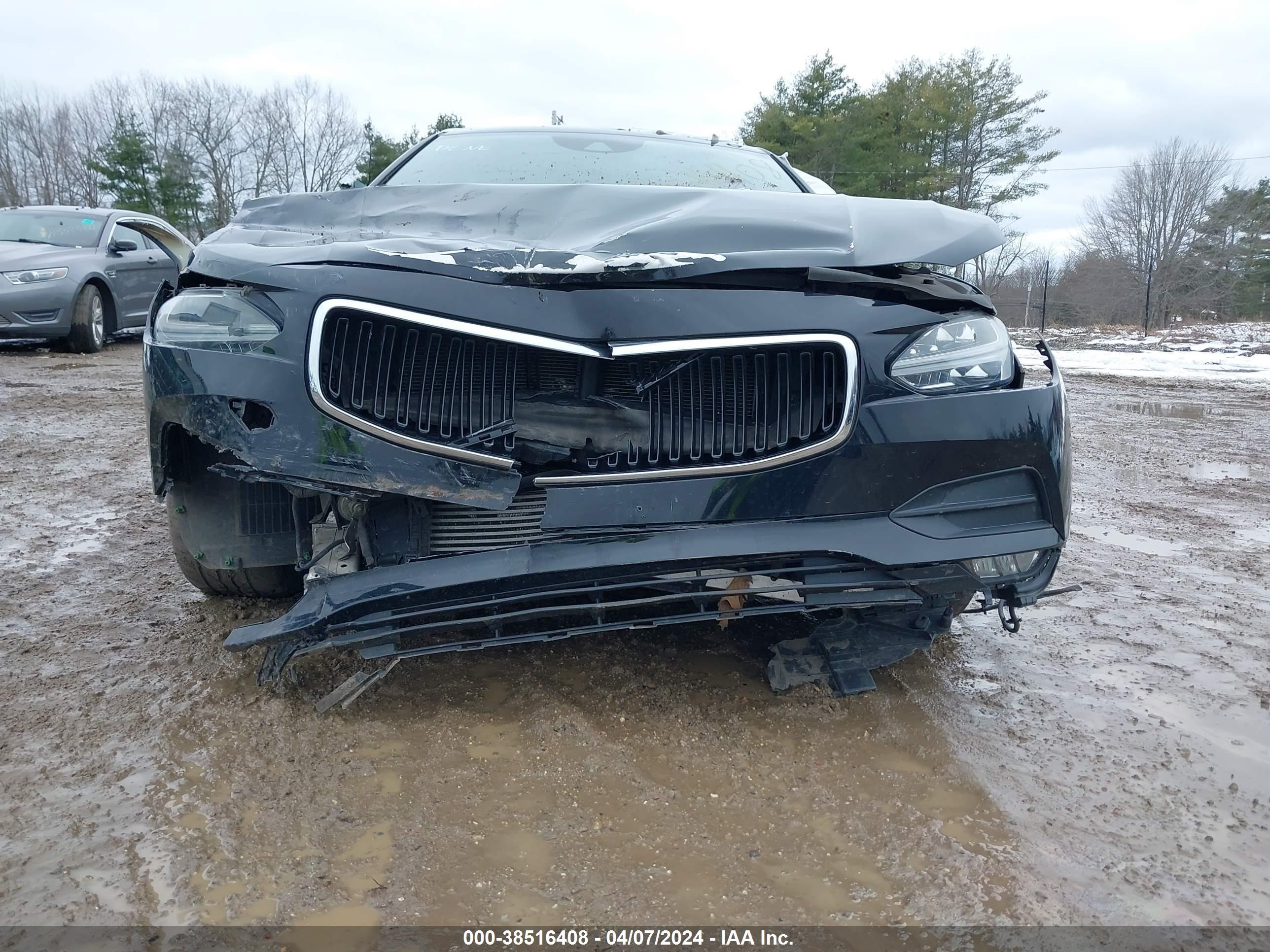 2019 Volvo S90 T5 Momentum vin: LVY102MK0KP096906