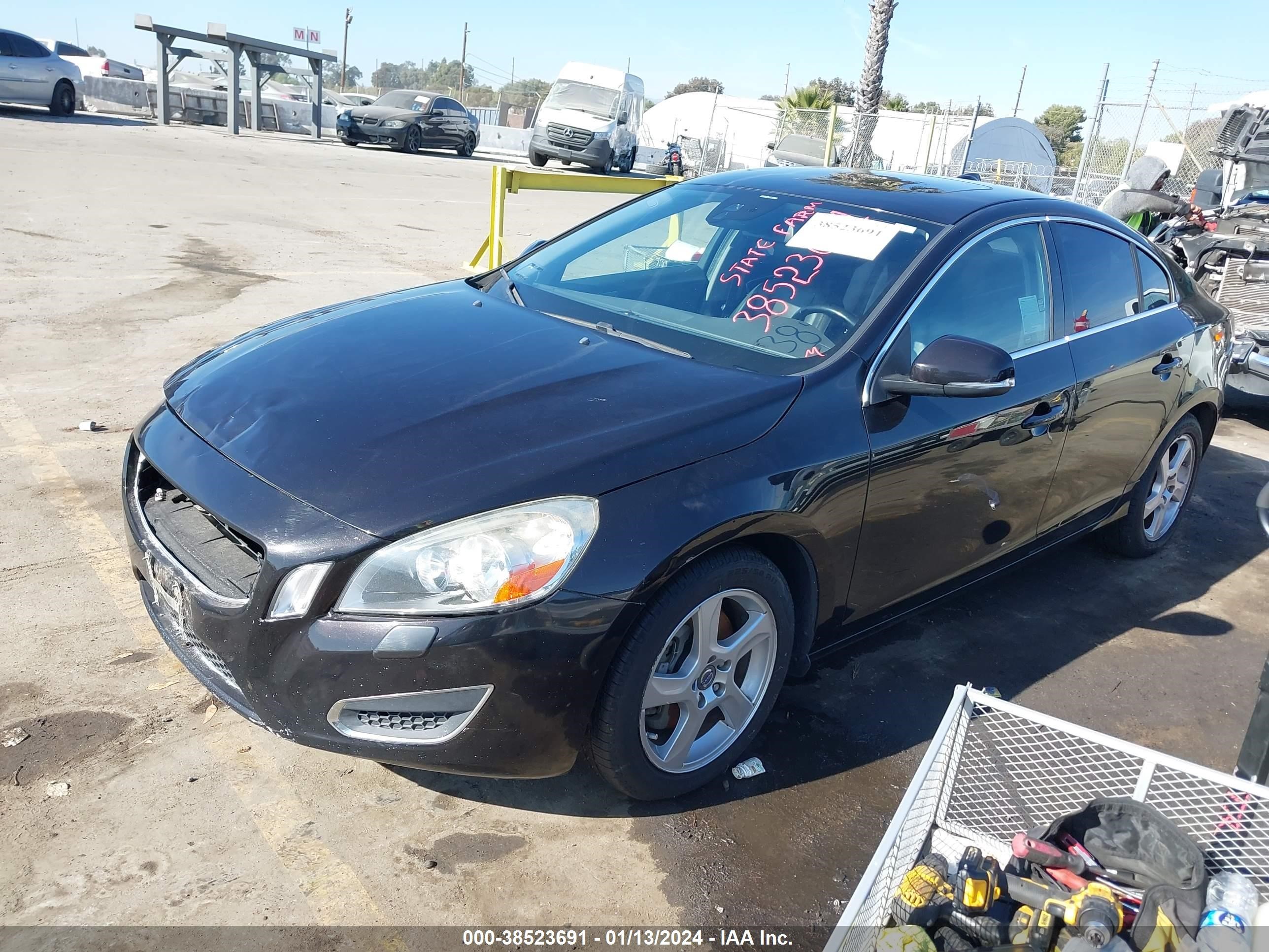 2013 Volvo S60 vin: YV1612FS5D2179913