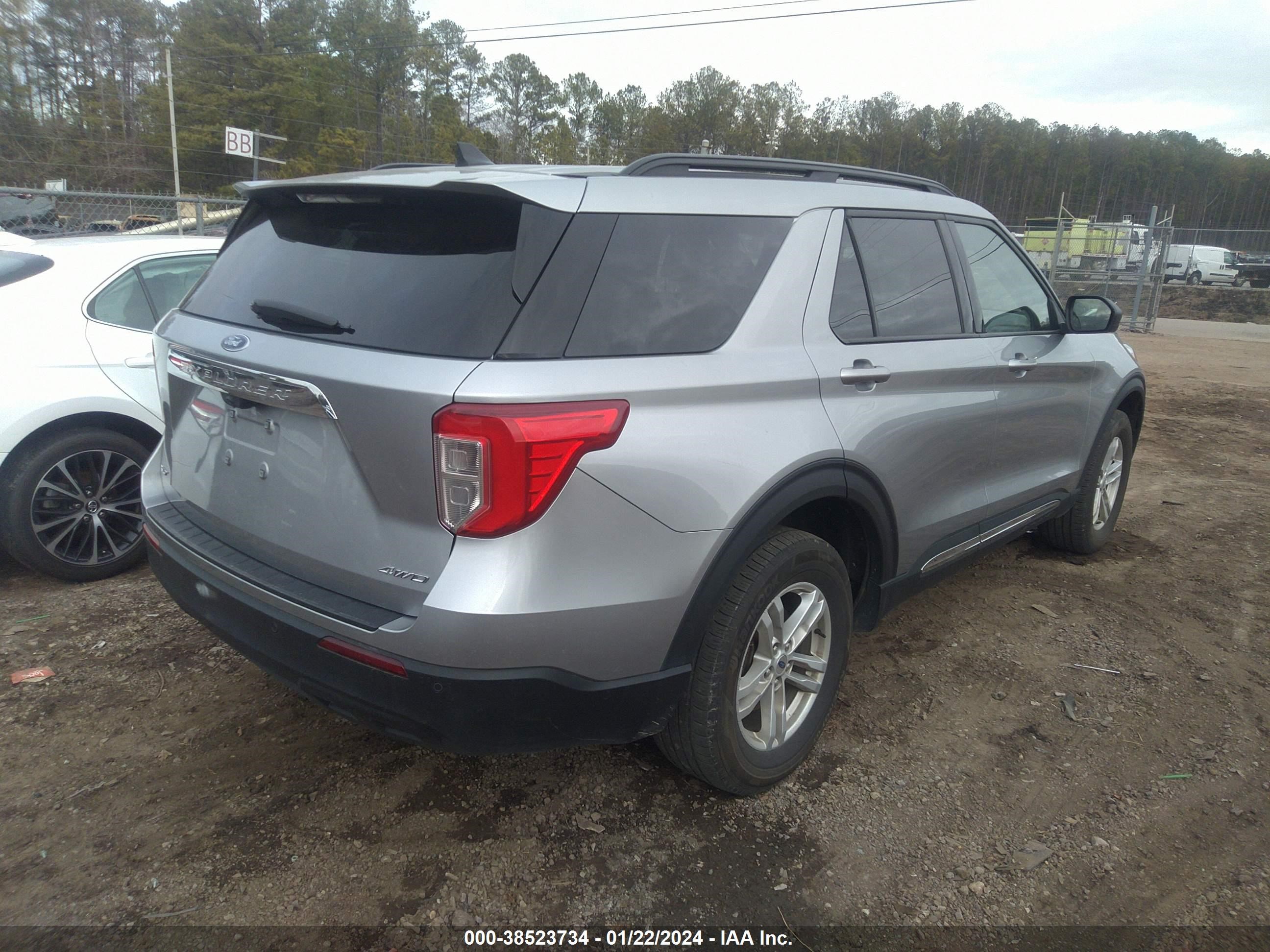 2022 Ford Explorer Xlt vin: 1FMSK8DH5NGC13053